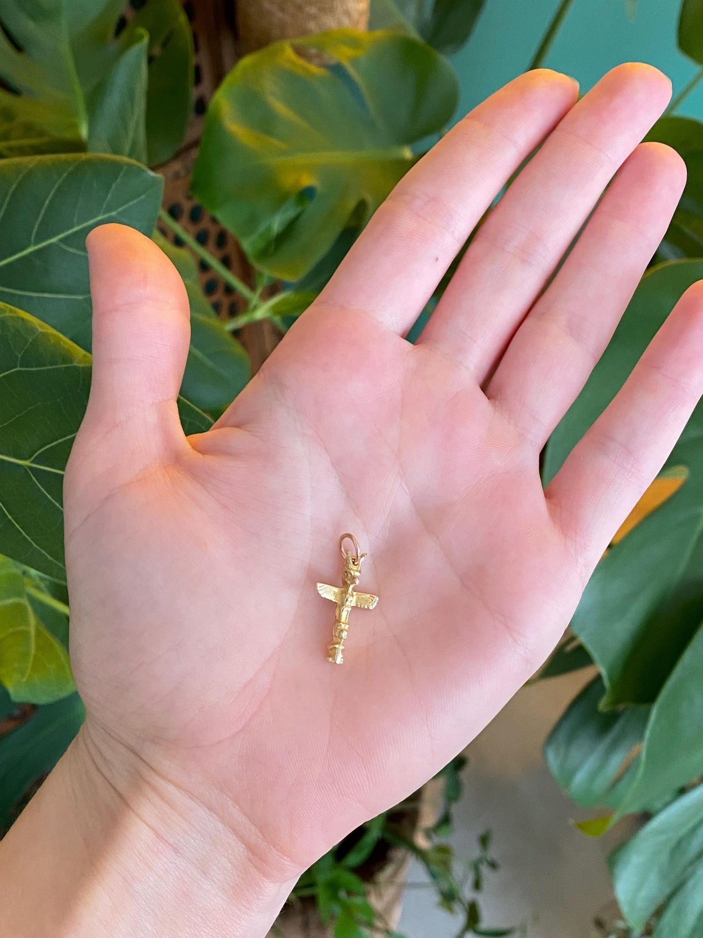 Vintage Solid 10k Yellow Gold Totem Pole Charm