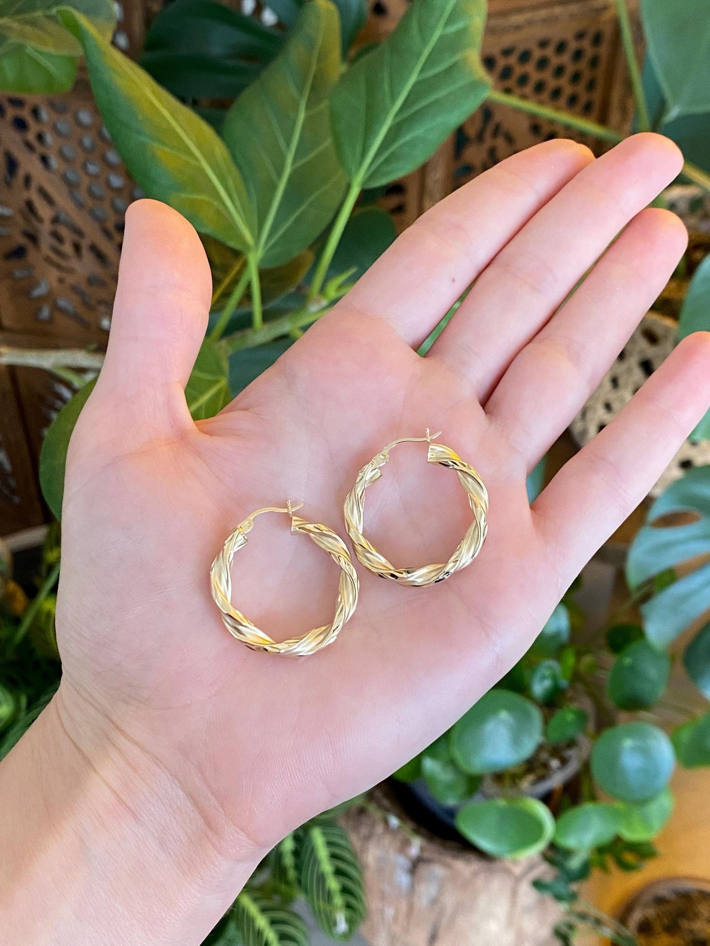 Vintage 14k Yellow Gold Twist Hoop Earrings