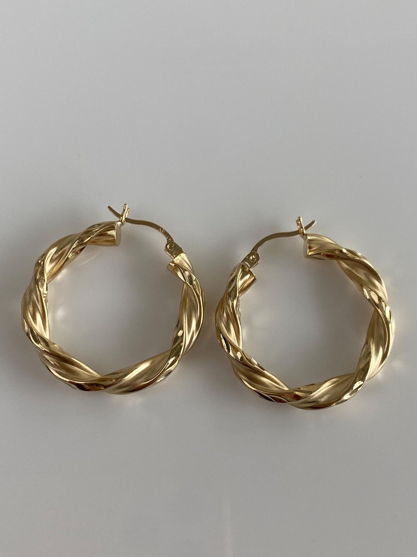 Vintage 14k Yellow Gold Twist Hoop Earrings