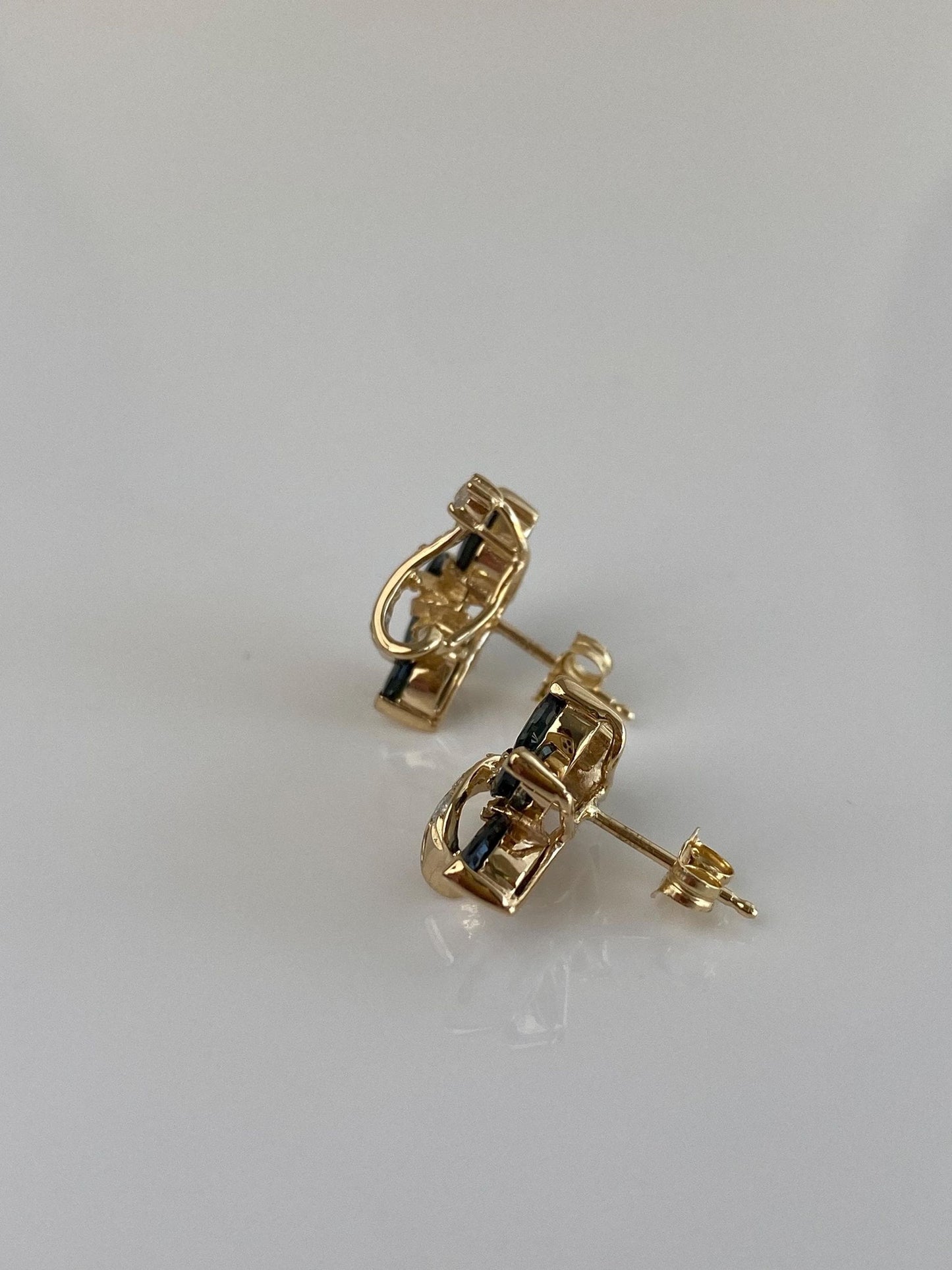 Vintage Solid 14k Yellow Gold Blue Spinel Diamond Stud Earrings