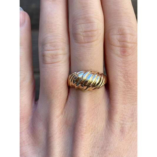 Solid 14k Yellow Gold Scalloped Ring - Size 8.25