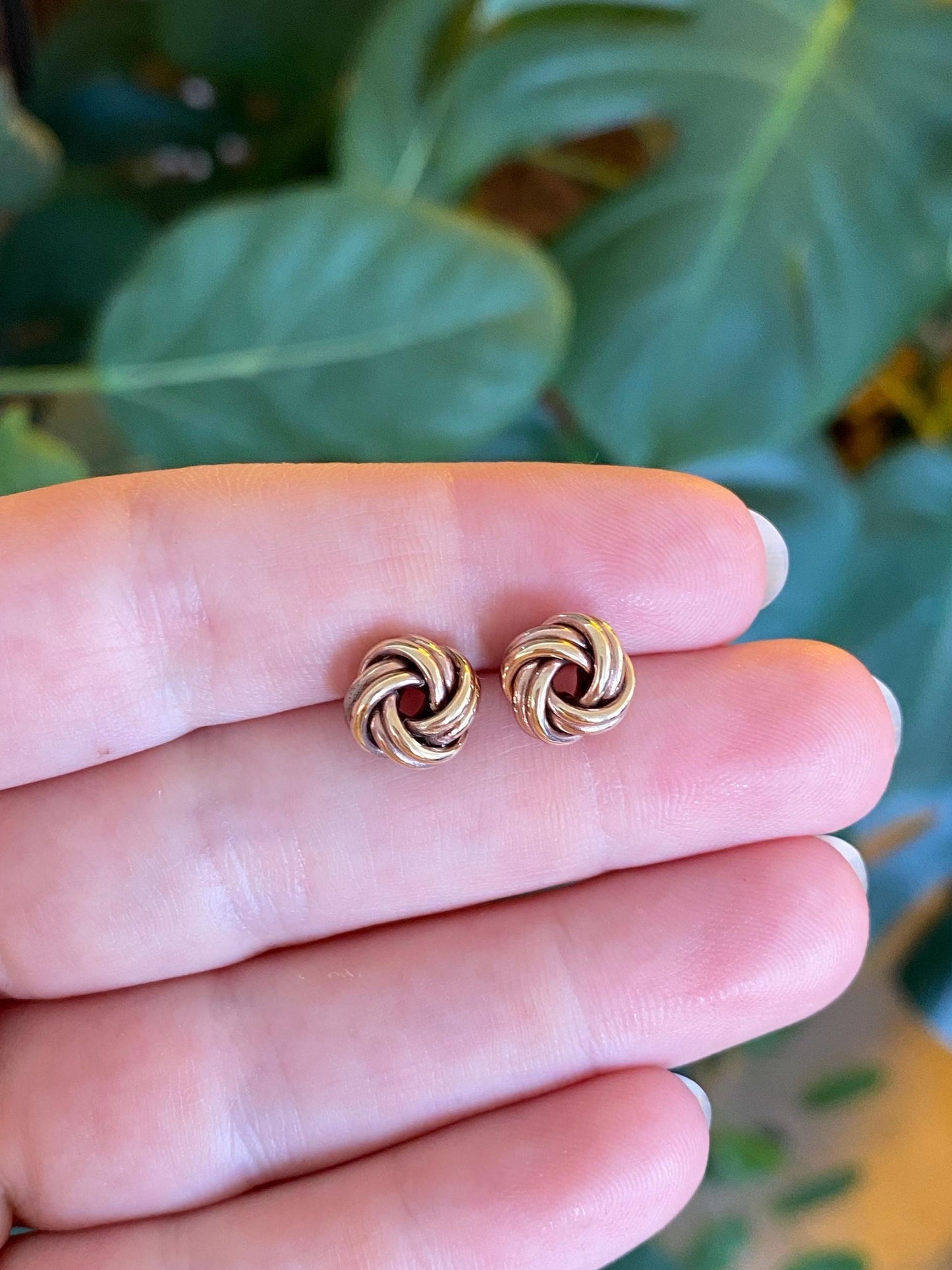 Vintage 18k Rosey Gold Knot Stud Earrings