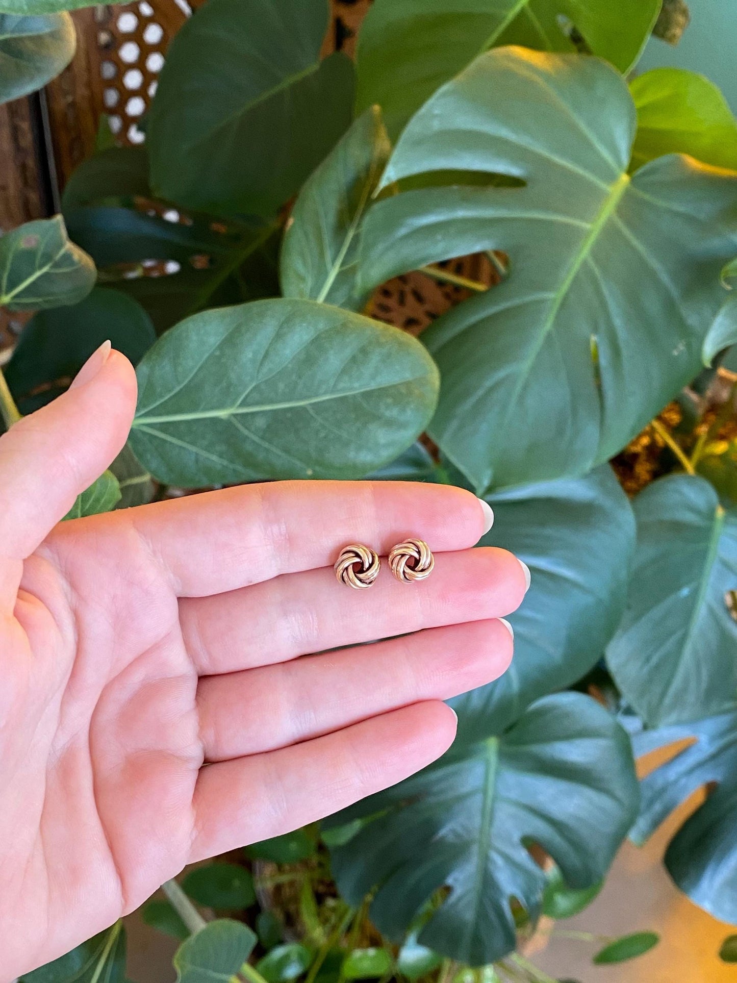 Vintage 18k Rosey Gold Knot Stud Earrings