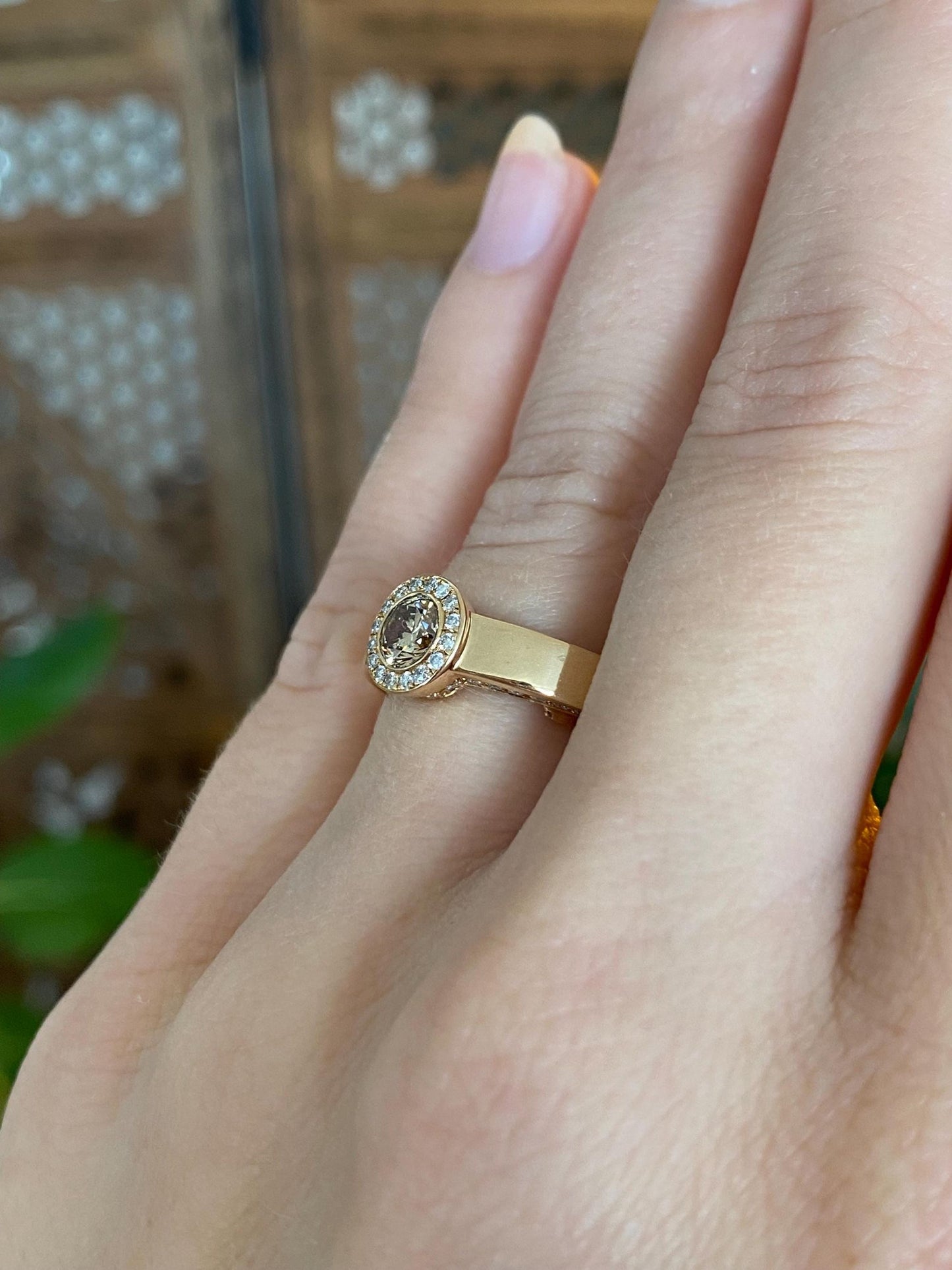 Vintage Solid 18k Rose Gold Brown & Clear Diamond Embedded Ring - Size 5