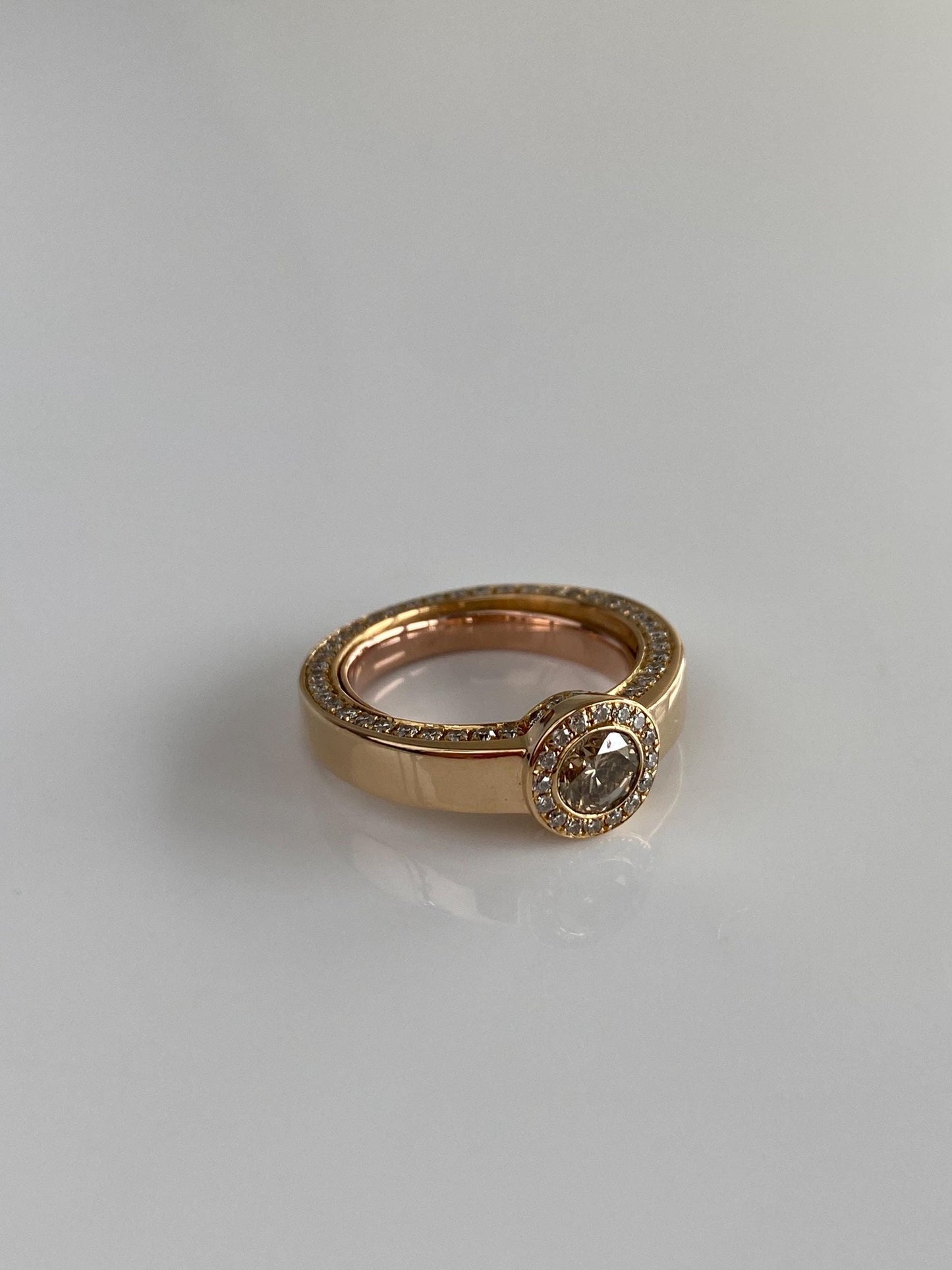 Vintage Solid 18k Rose Gold Brown & Clear Diamond Embedded Ring - Size 5