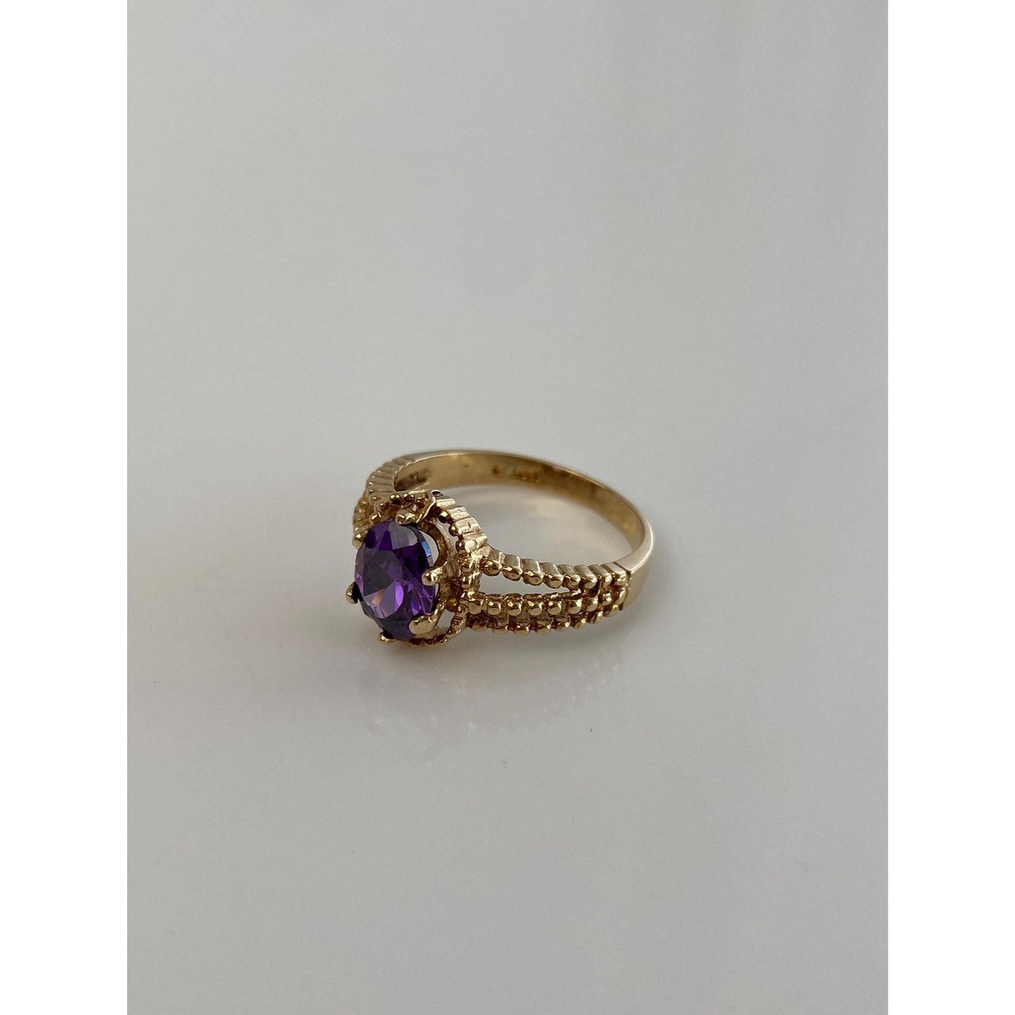 Solid 10k Yellow Gold Purple Cubic Zirconia Ring - Size 5.75