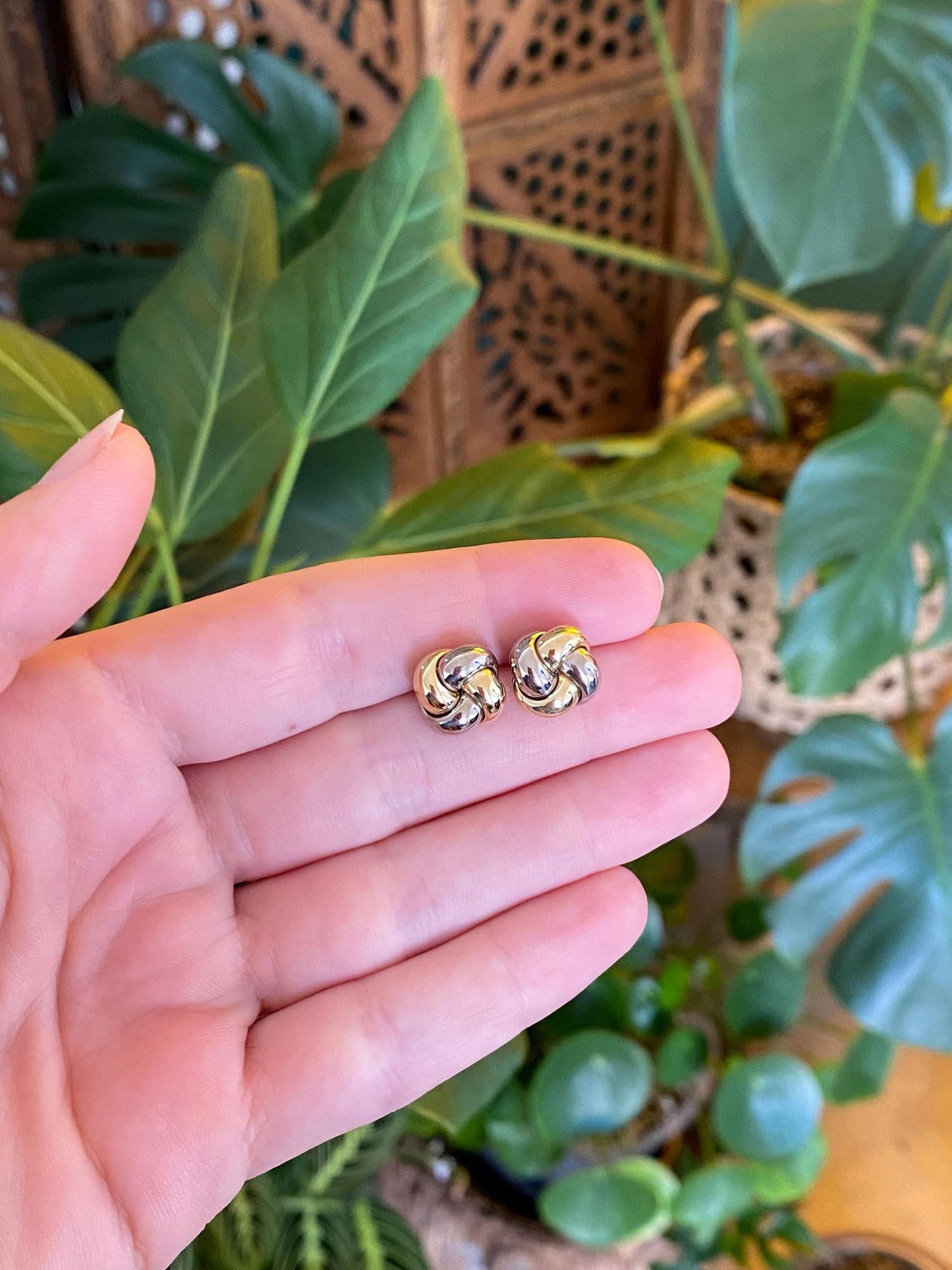 Vintage Solid 18k White & Yellow Gold Knot Stud Earrings