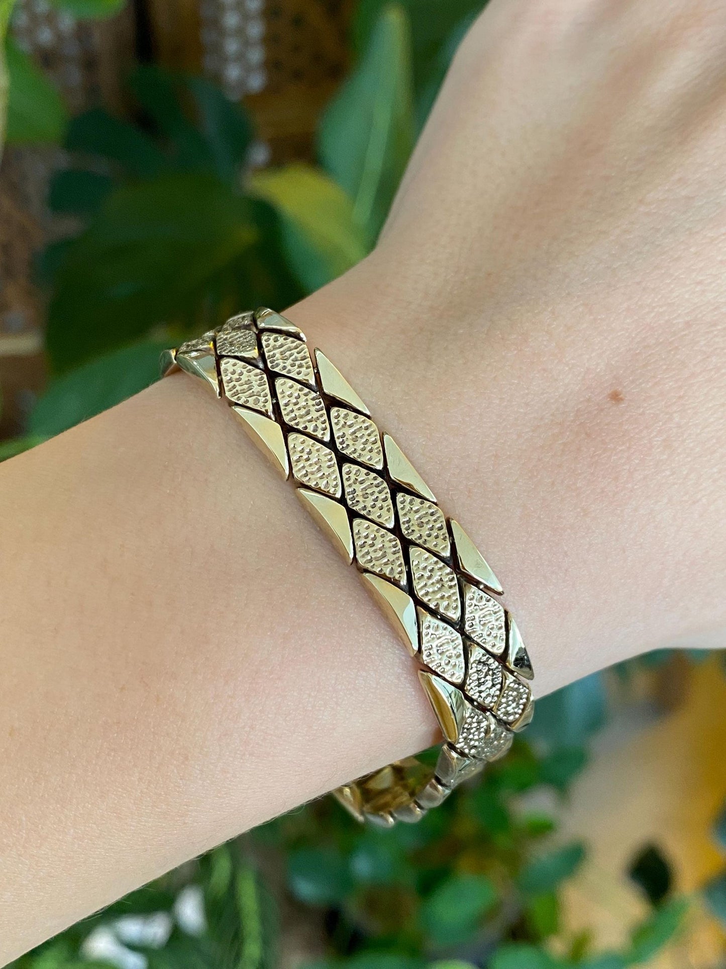 Vintage 8k Yellow Gold Chunky Textured Shiny Link Bracelet - 7.5 inches