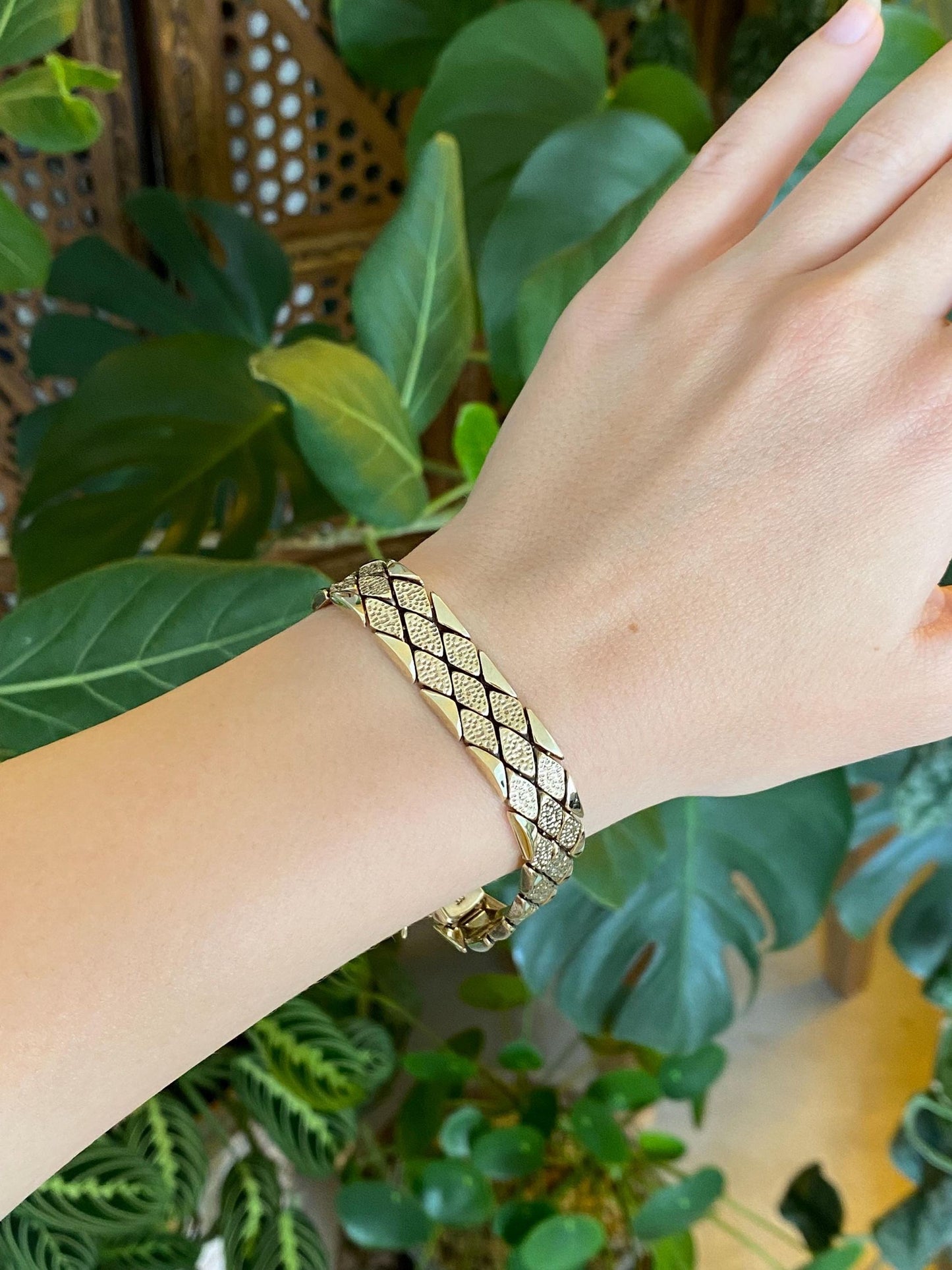 Vintage 8k Yellow Gold Chunky Textured Shiny Link Bracelet - 7.5 inches