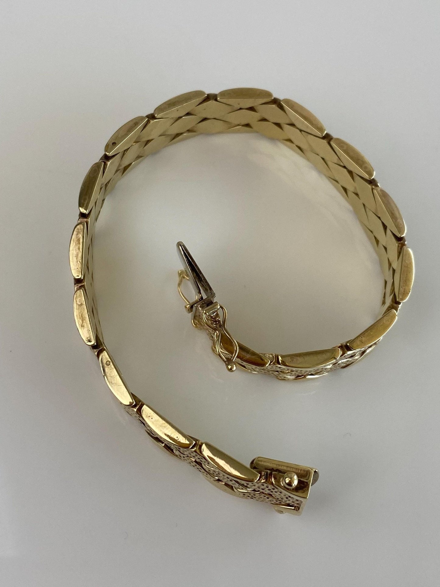 Vintage 8k Yellow Gold Chunky Textured Shiny Link Bracelet - 7.5 inches
