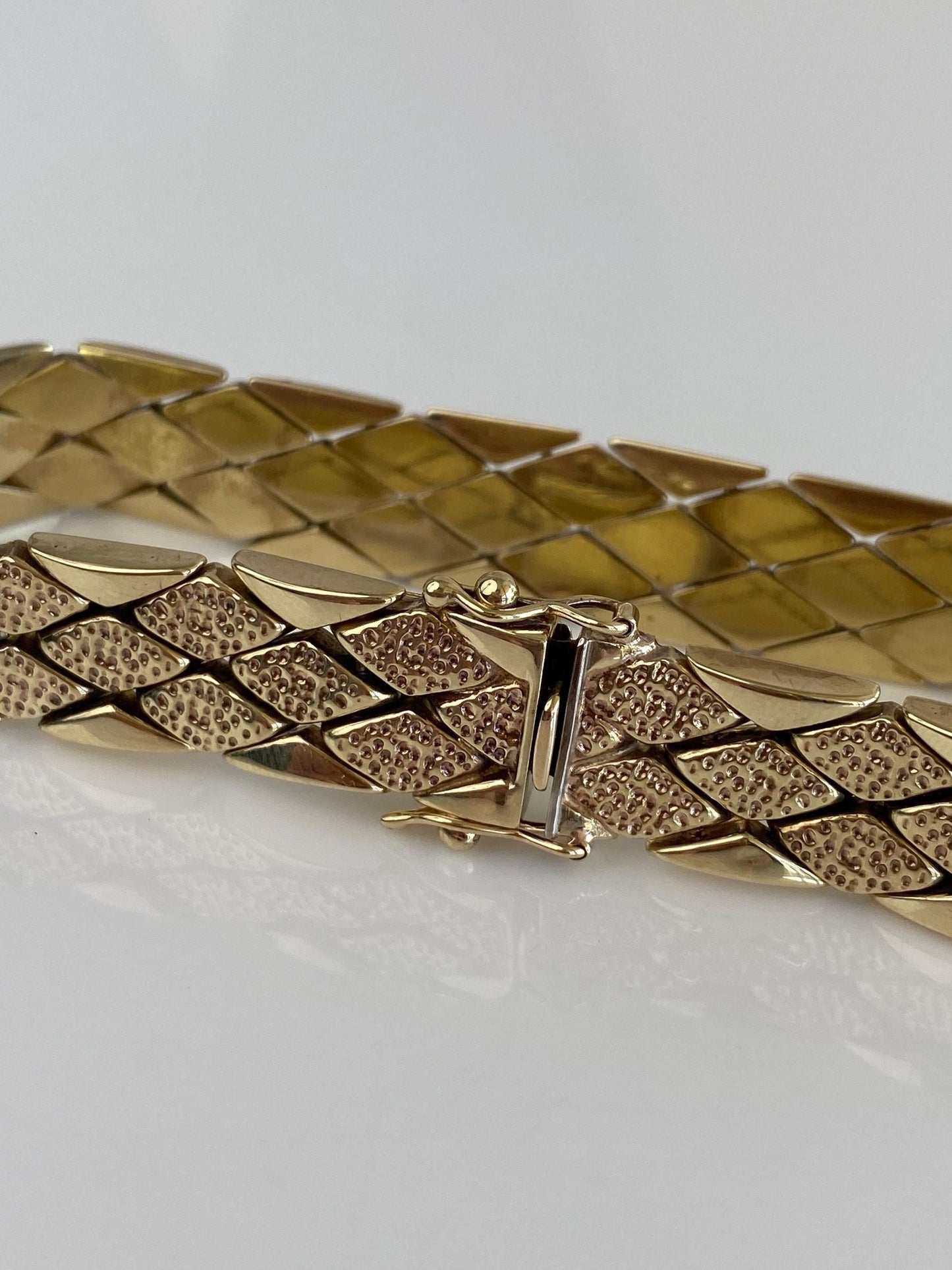 Vintage 8k Yellow Gold Chunky Textured Shiny Link Bracelet - 7.5 inches