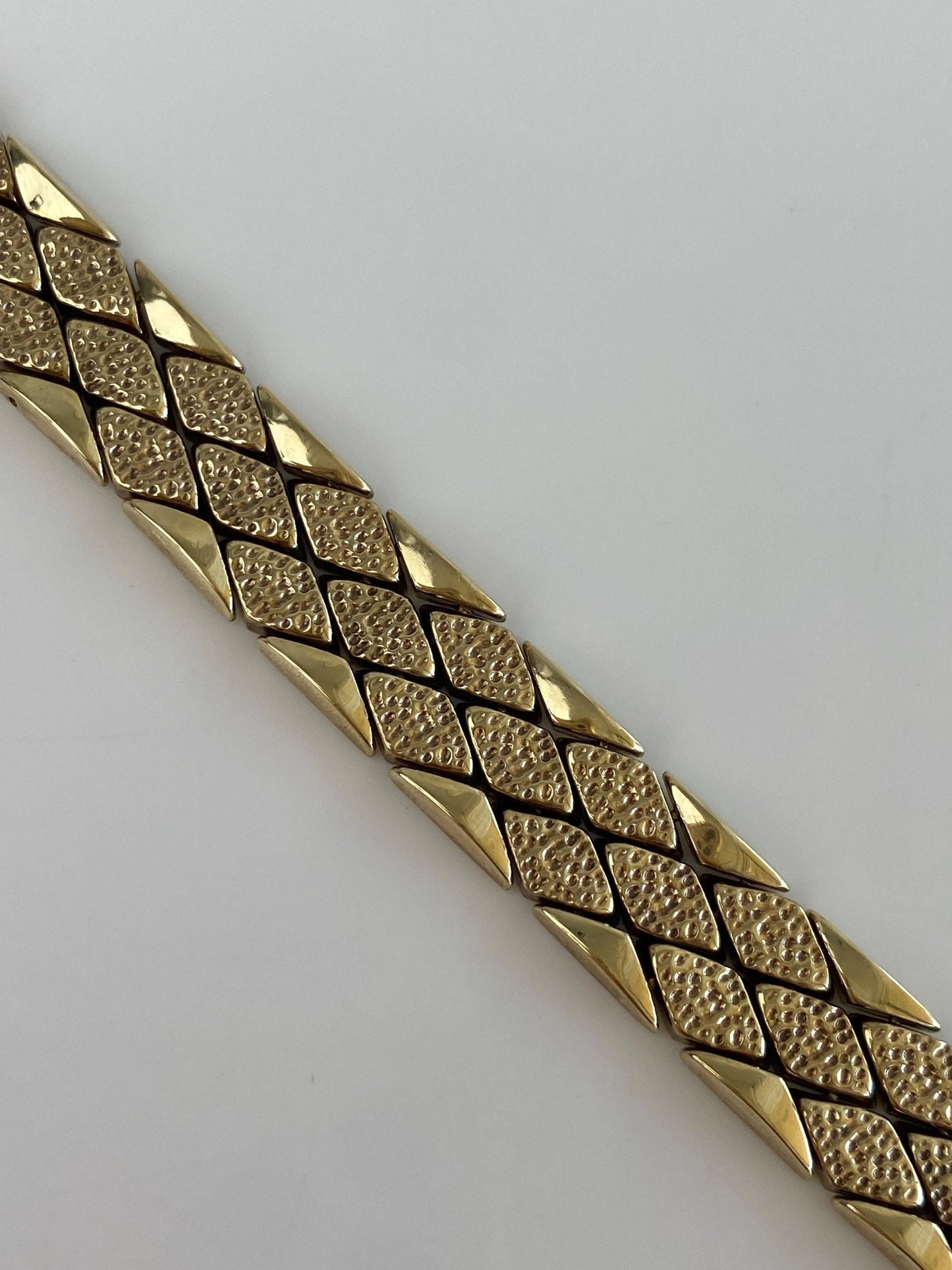 Vintage 8k Yellow Gold Chunky Textured Shiny Link Bracelet - 7.5 inches