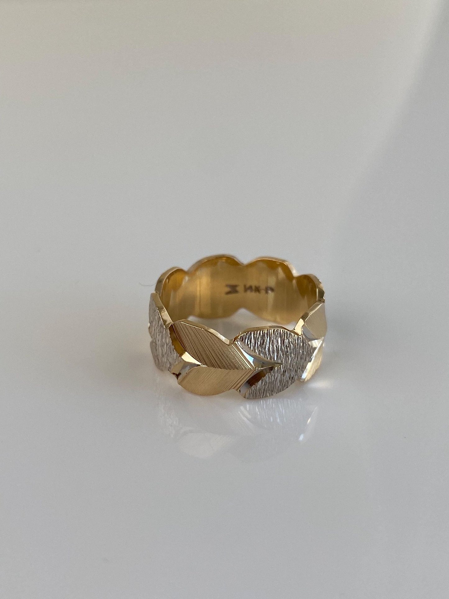 Vintage Solid 14k White & Yellow Gold Hearts Ring Band - Size 5.75