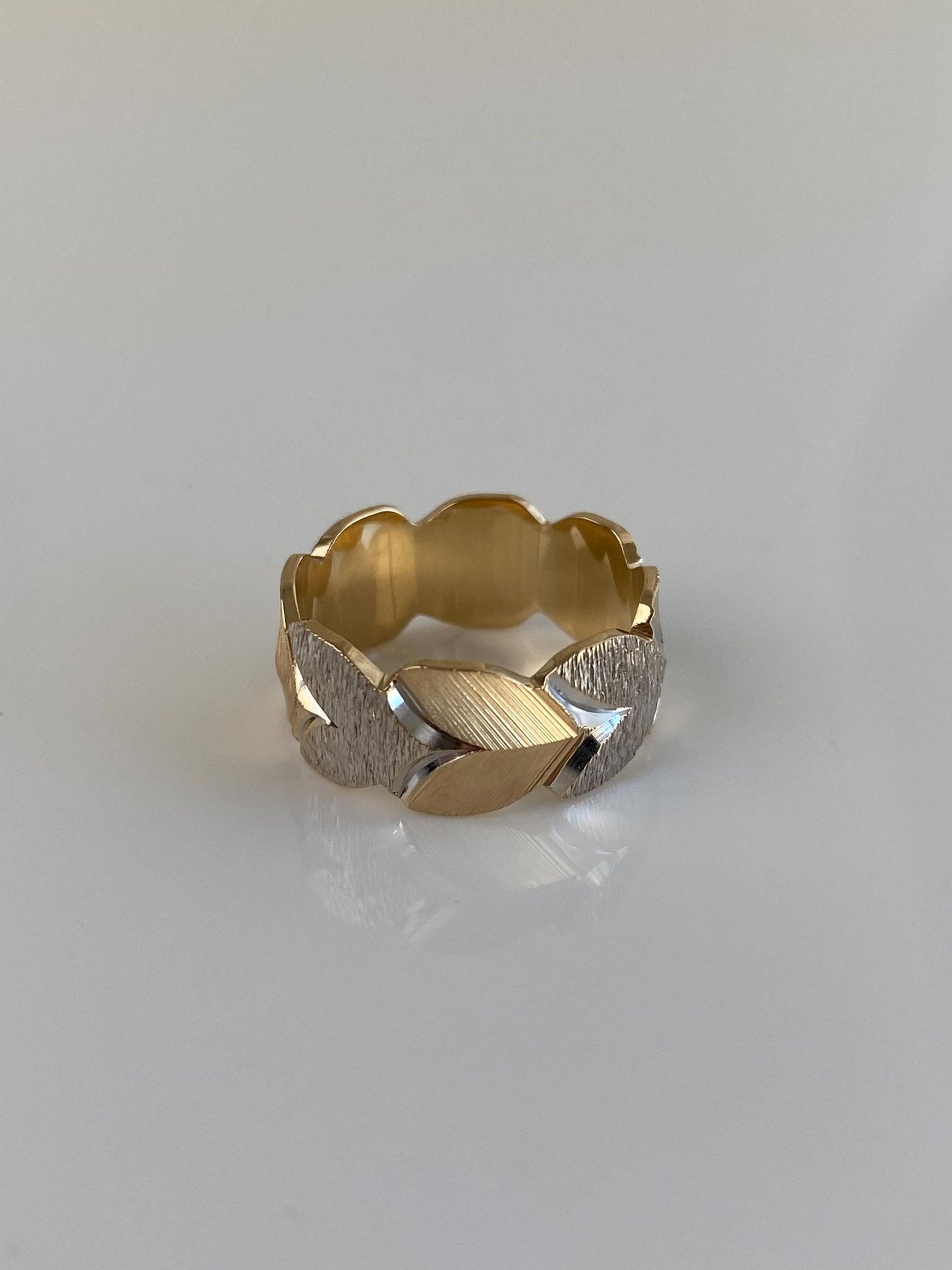 Vintage Solid 14k White & Yellow Gold Hearts Ring Band - Size 5.75