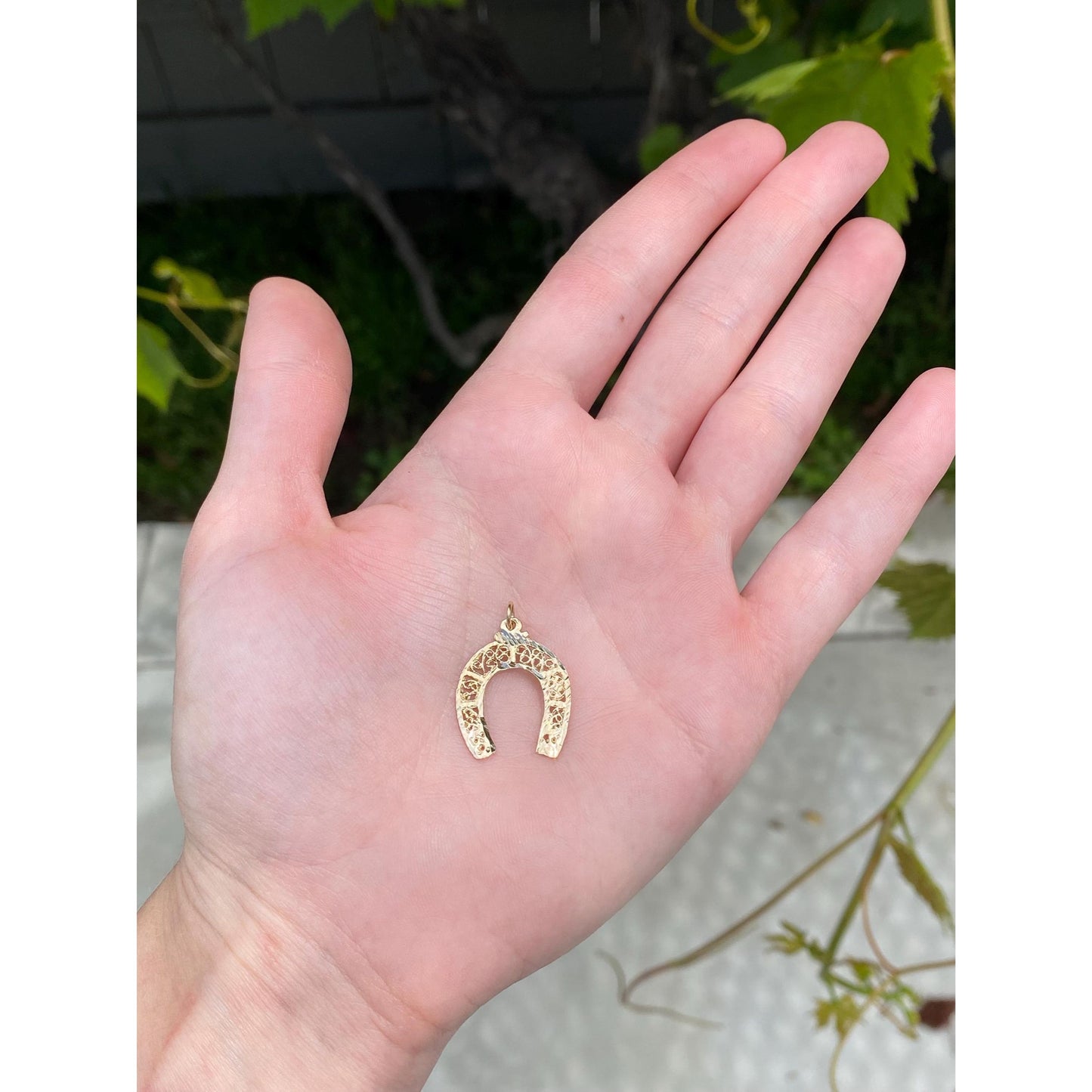 Vintage Solid 14k Yellow Gold Filigree Horseshoe Charm