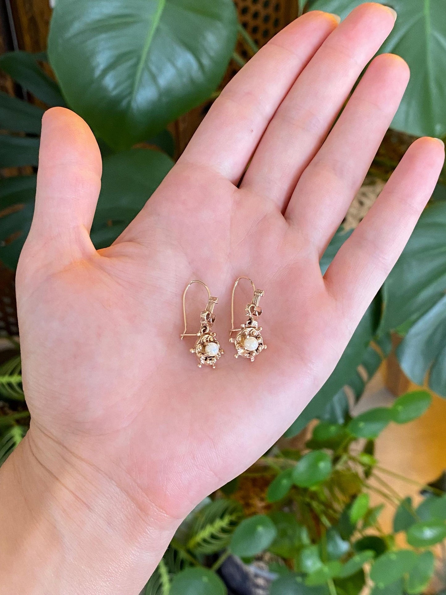Vintage Solid 14k Yellow Gold Ornate Pearl Dangle Earrings