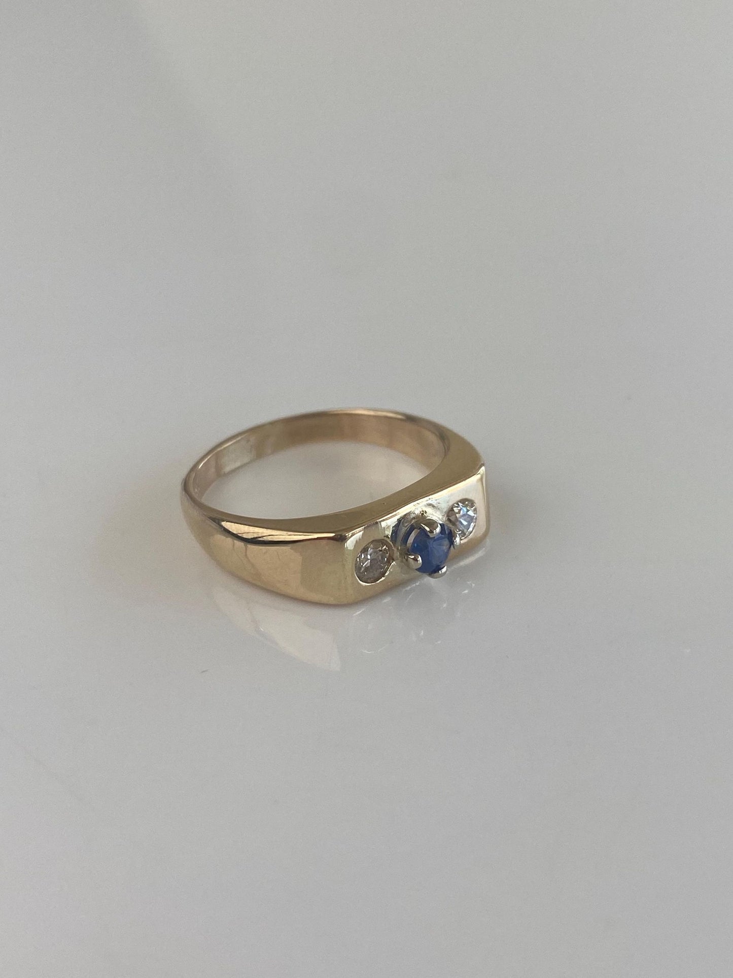 Solid 14k Yellow Gold Diamond Blue Sapphire Ring - Size 6.25