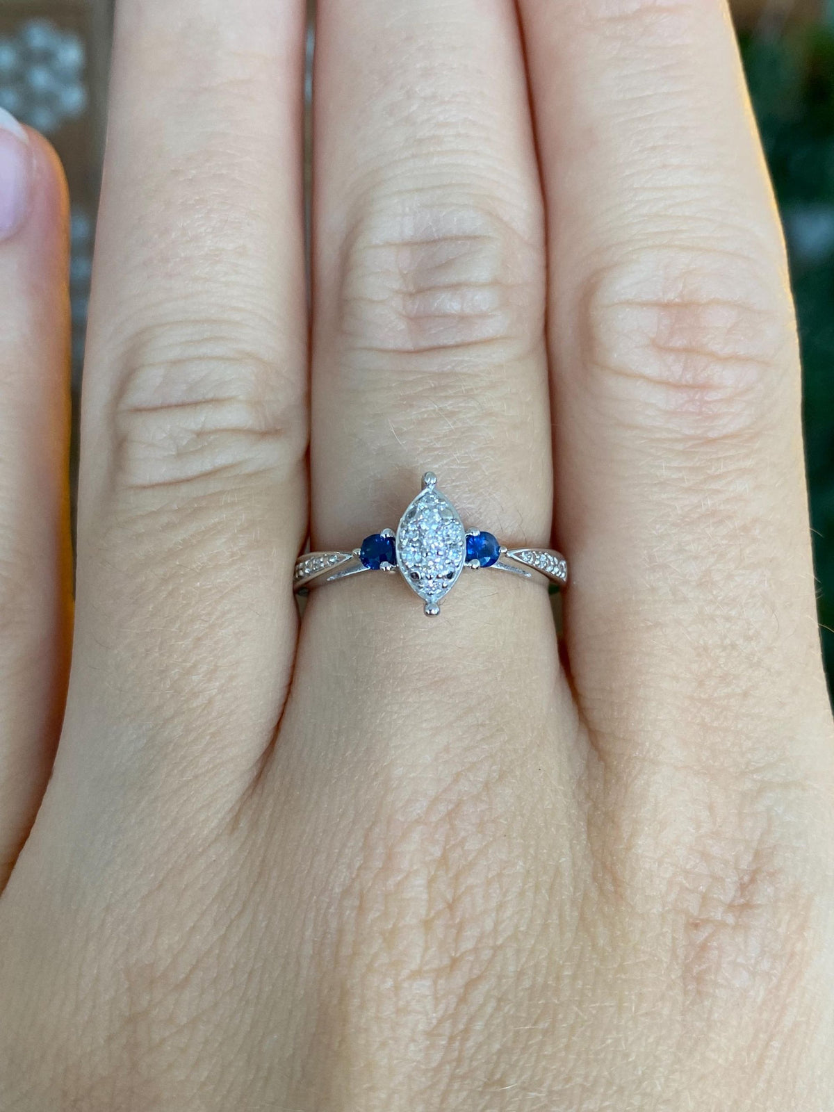 Vintage Solid 10k White Gold Diamonds Blue Spinel Ring - Size 7