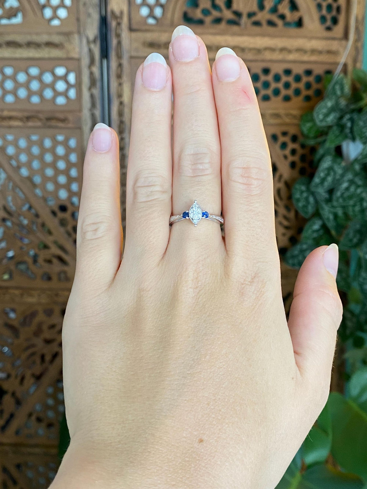 Vintage Solid 10k White Gold Diamonds Blue Spinel Ring - Size 7