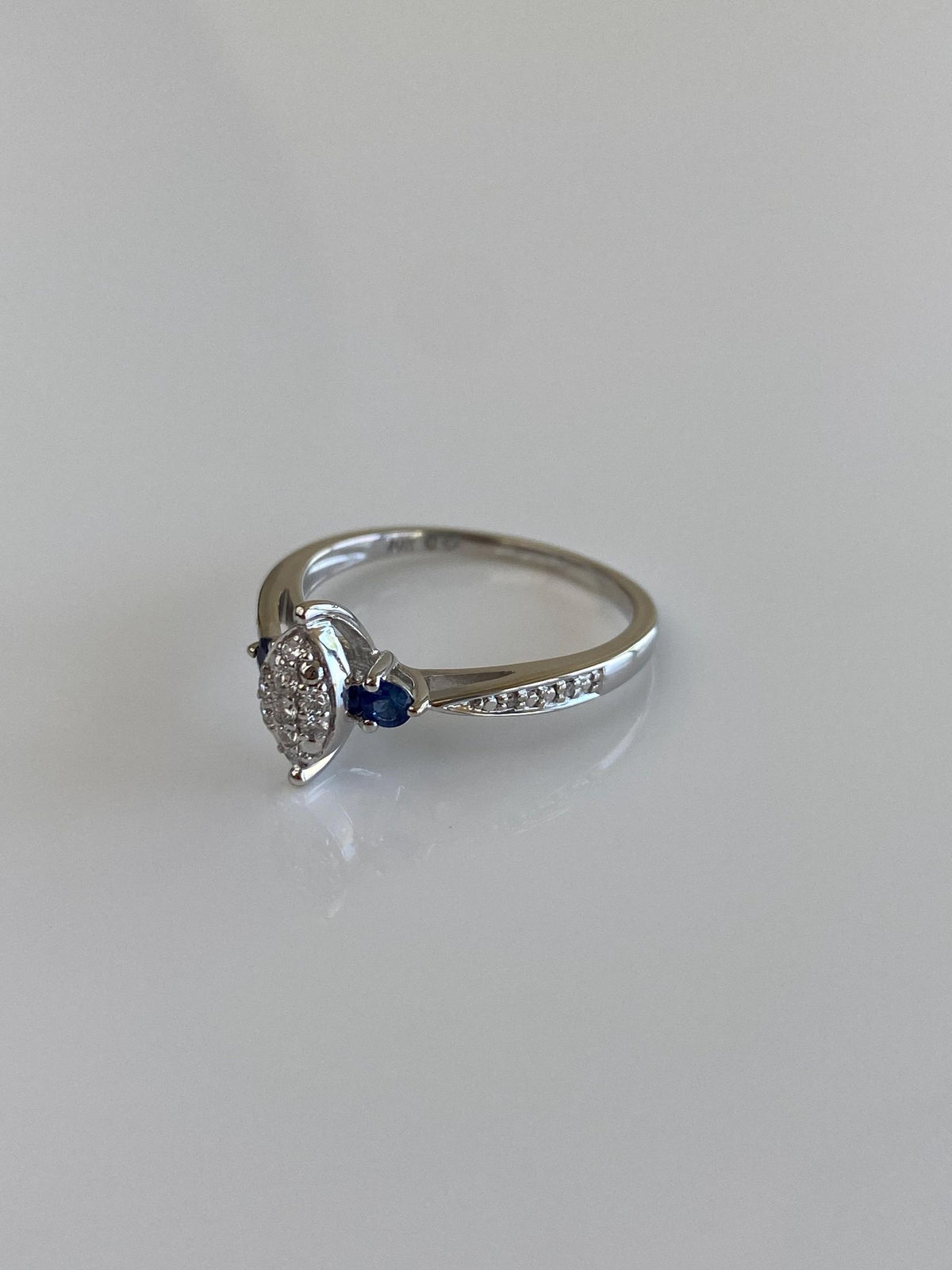 Vintage Solid 10k White Gold Diamonds Blue Spinel Ring - Size 7