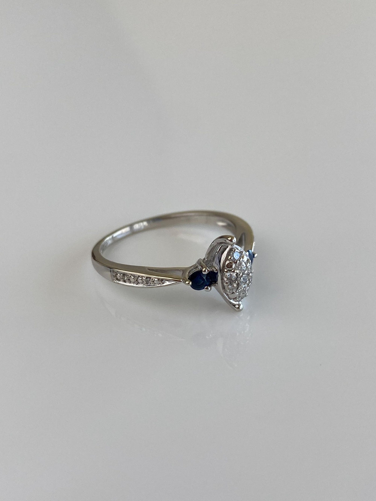 Vintage Solid 10k White Gold Diamonds Blue Spinel Ring - Size 7