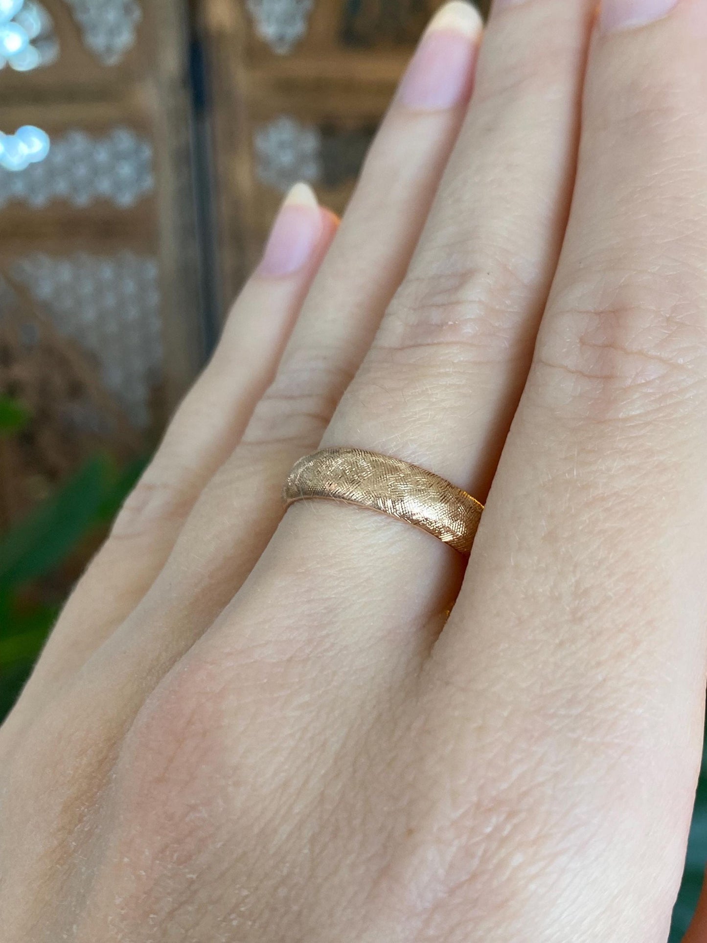 Vintage Solid 14k Rosey Gold Crosshatch Pattern Ring Band - Size 7.75