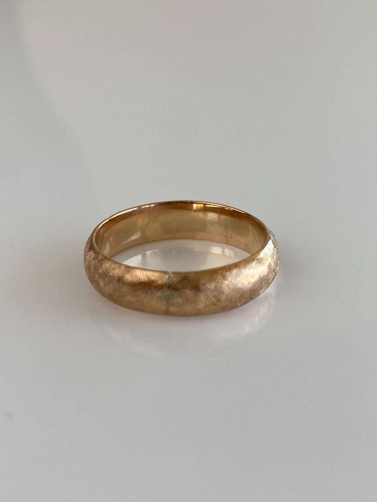 Vintage Solid 14k Rosey Gold Crosshatch Pattern Ring Band - Size 7.75