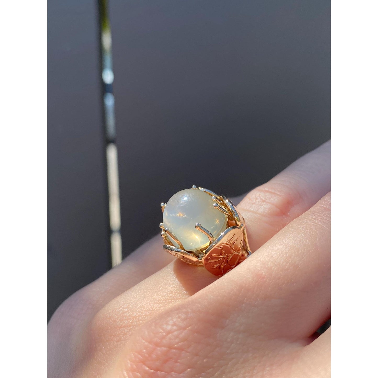 Vintage Solid 14k Yellow Gold White Moonstone Cocktail Ring - Size 6.25