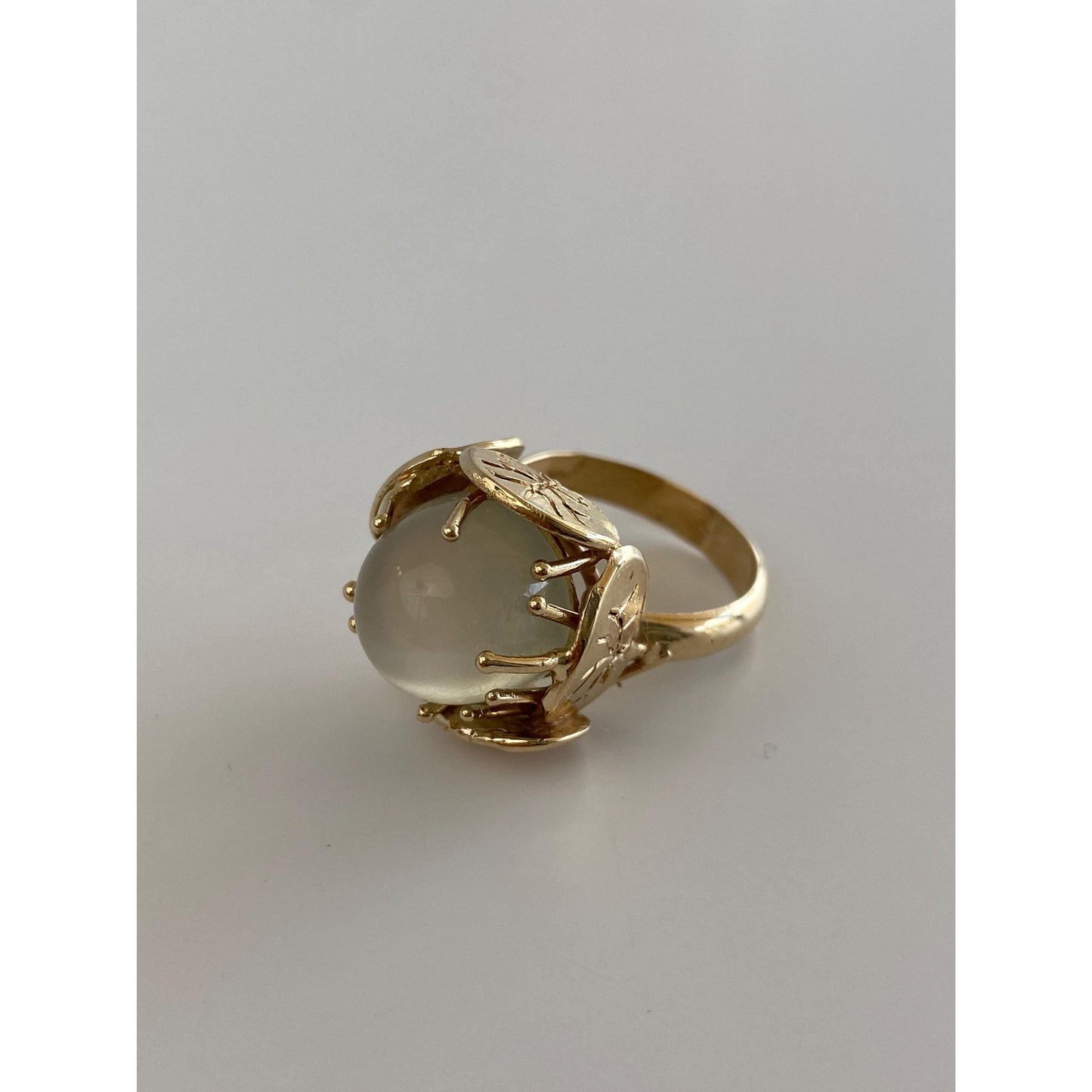 Vintage Solid 14k Yellow Gold White Moonstone Cocktail Ring - Size 6.25