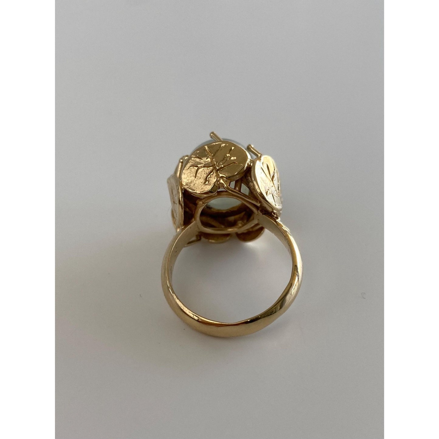 Vintage Solid 14k Yellow Gold White Moonstone Cocktail Ring - Size 6.25