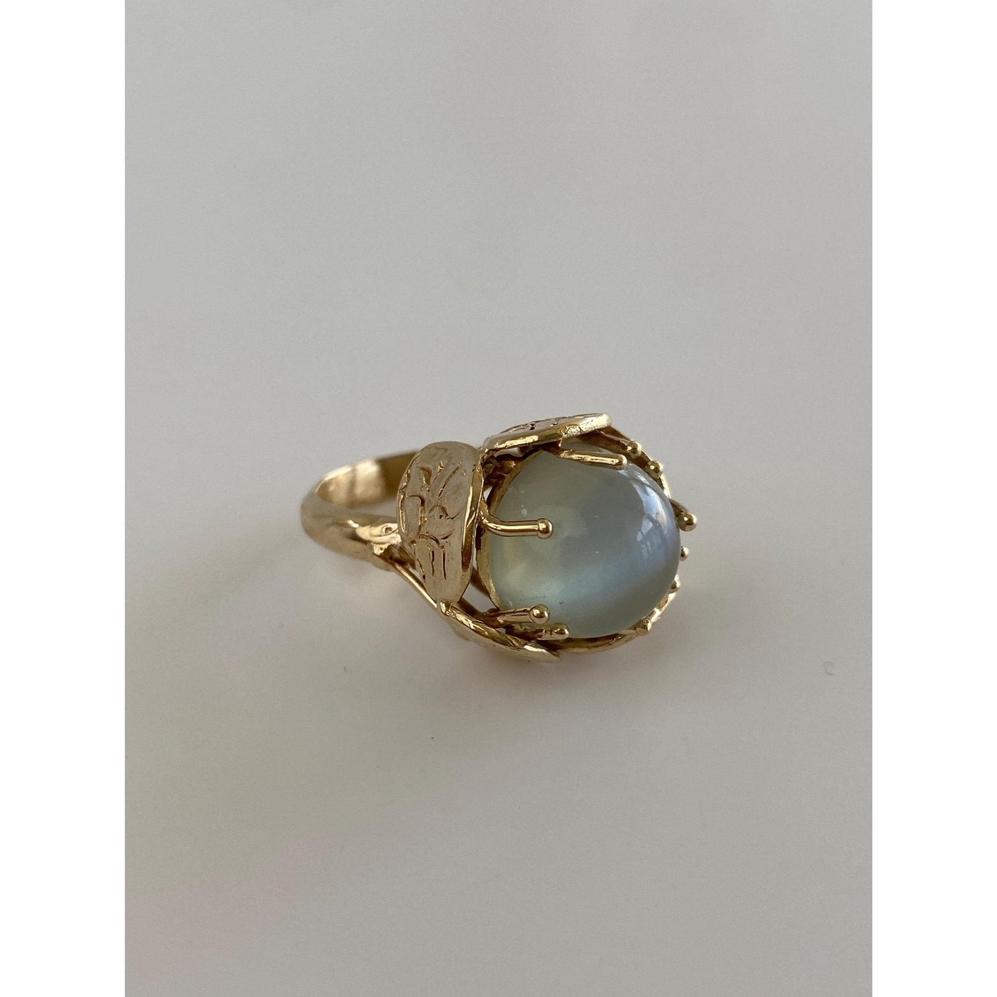 Vintage Solid 14k Yellow Gold White Moonstone Cocktail Ring - Size 6.25