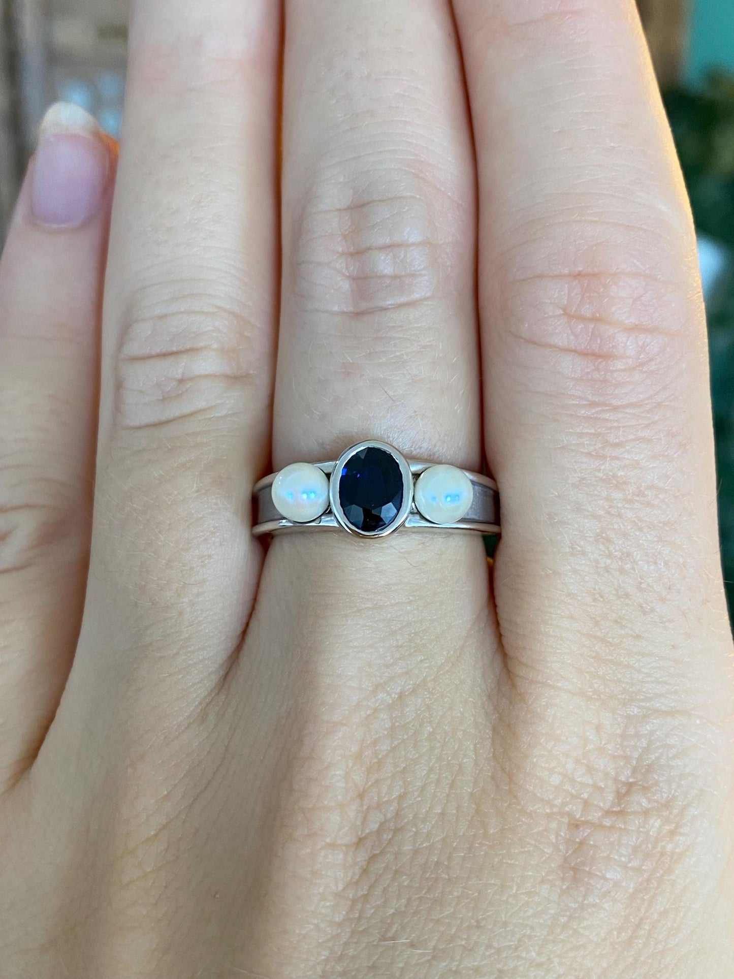 Vintage Solid 14k White Gold Blue Sapphire Pearls Ring Band - Size 7.25