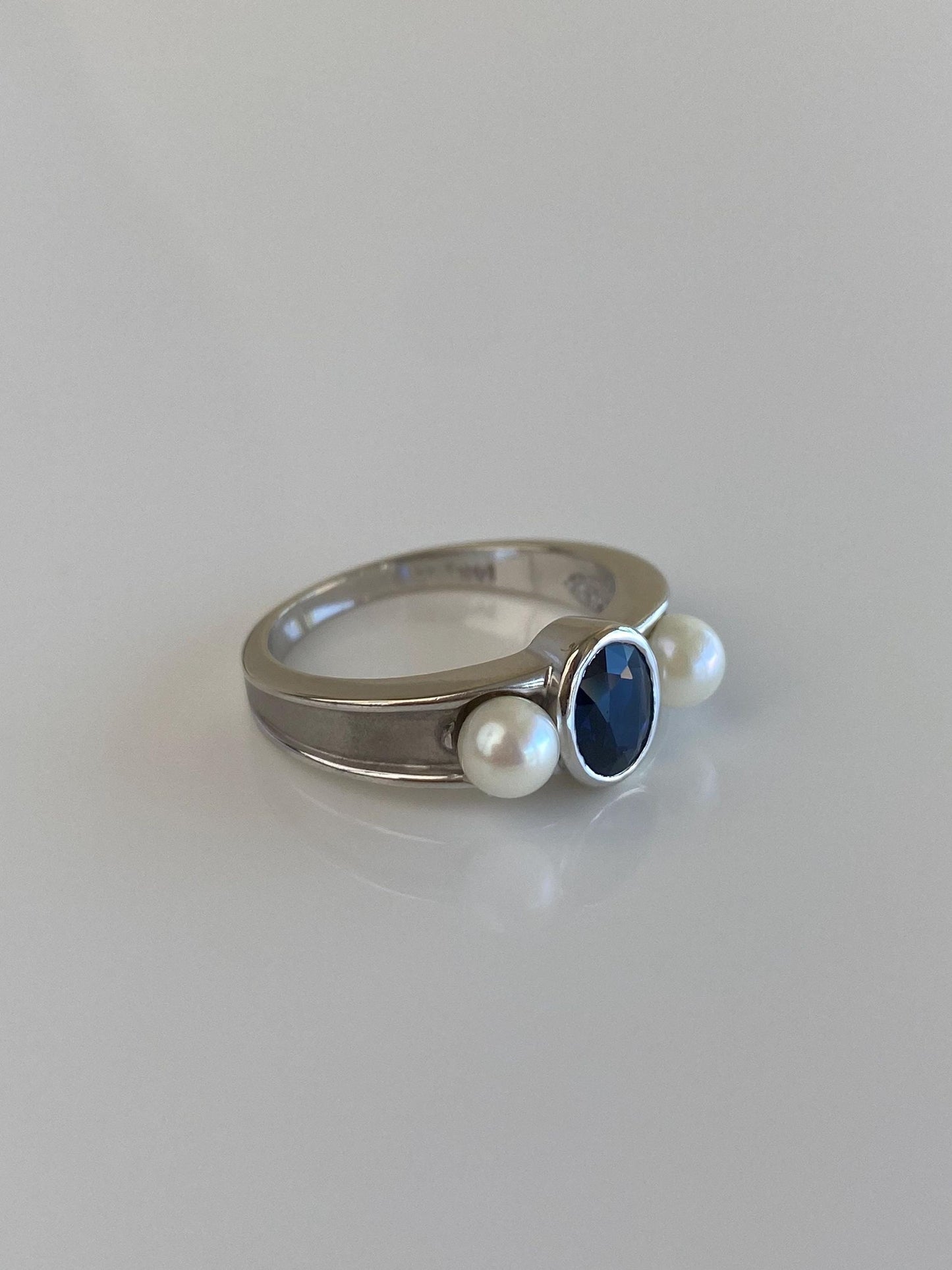 Vintage Solid 14k White Gold Blue Sapphire Pearls Ring Band - Size 7.25