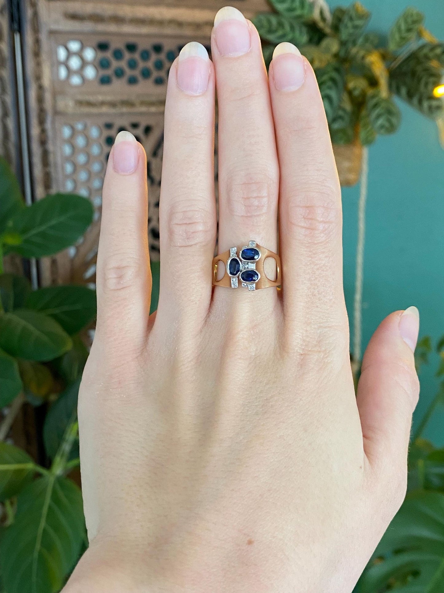 Vintage Solid 14k Yellow Gold Diamond Blue Sapphire Ring - Size 6.5