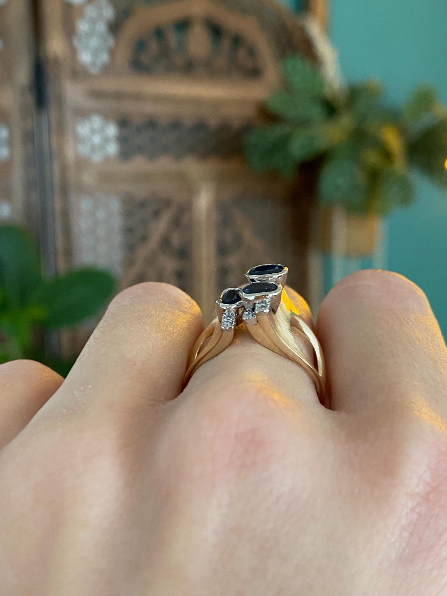 Vintage Solid 14k Yellow Gold Diamond Blue Sapphire Ring - Size 6.5