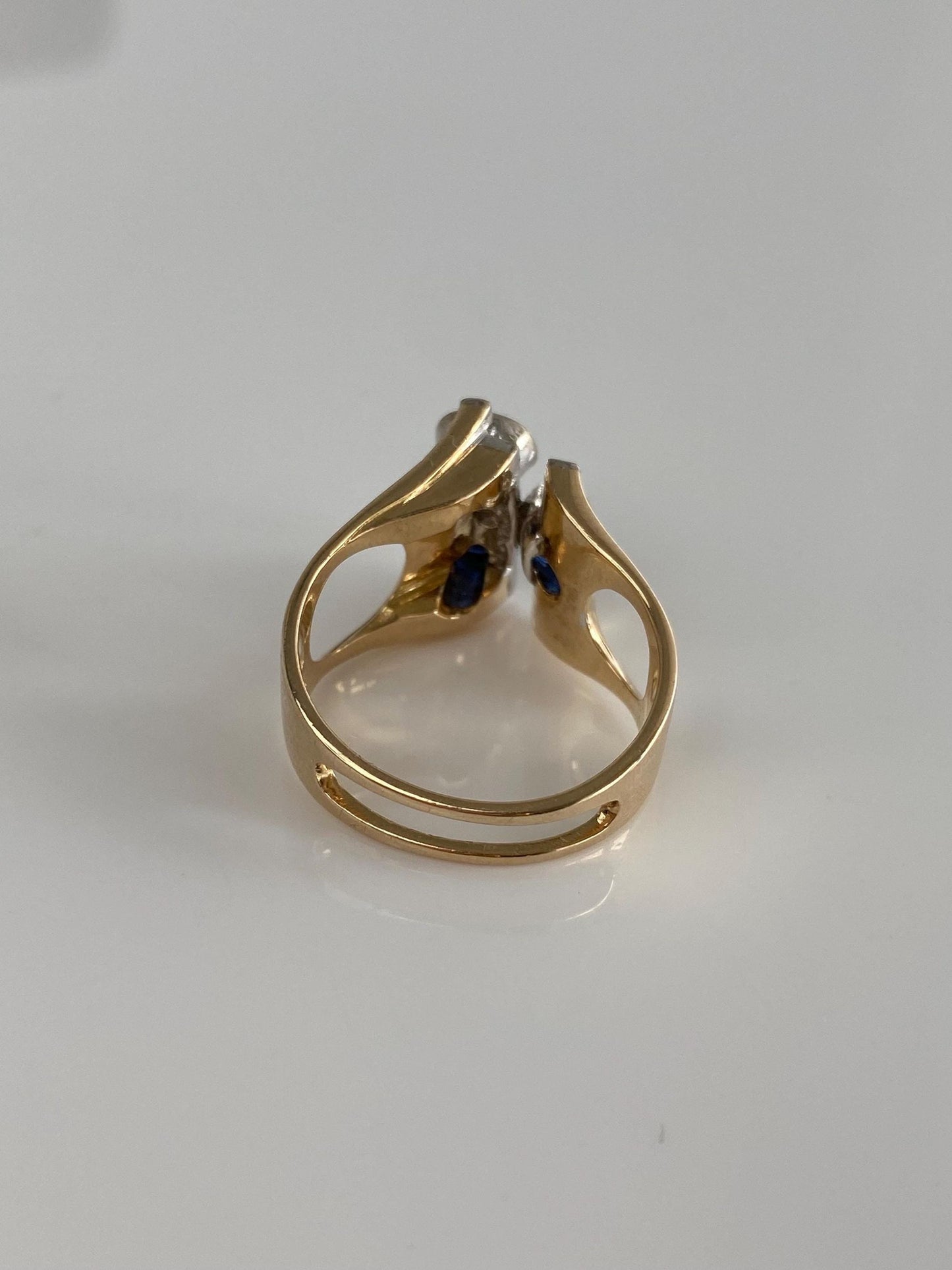 Vintage Solid 14k Yellow Gold Diamond Blue Sapphire Ring - Size 6.5