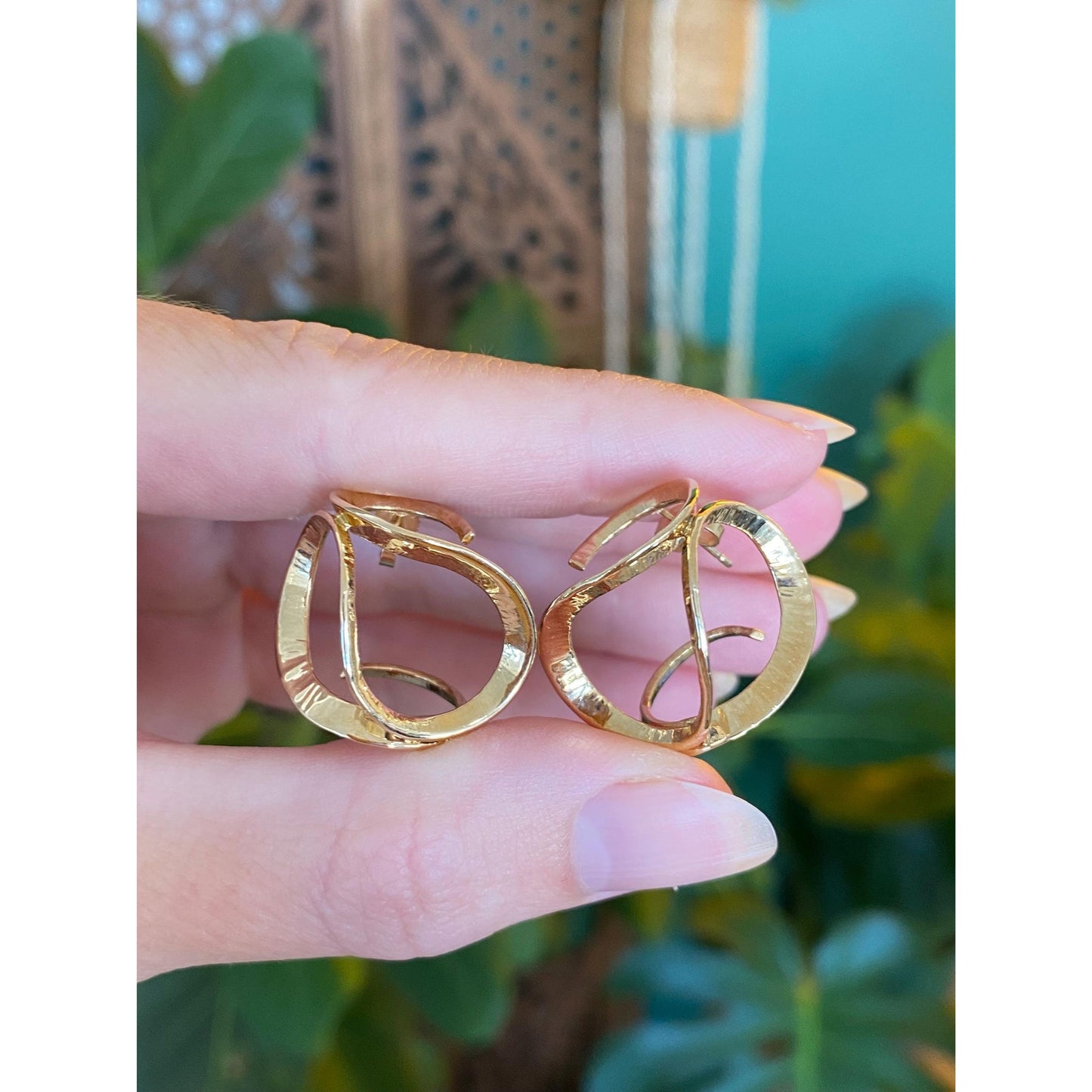 Vintage Solid 14k Yellow Gold Loopy Swirl Hoop Drop Earrings