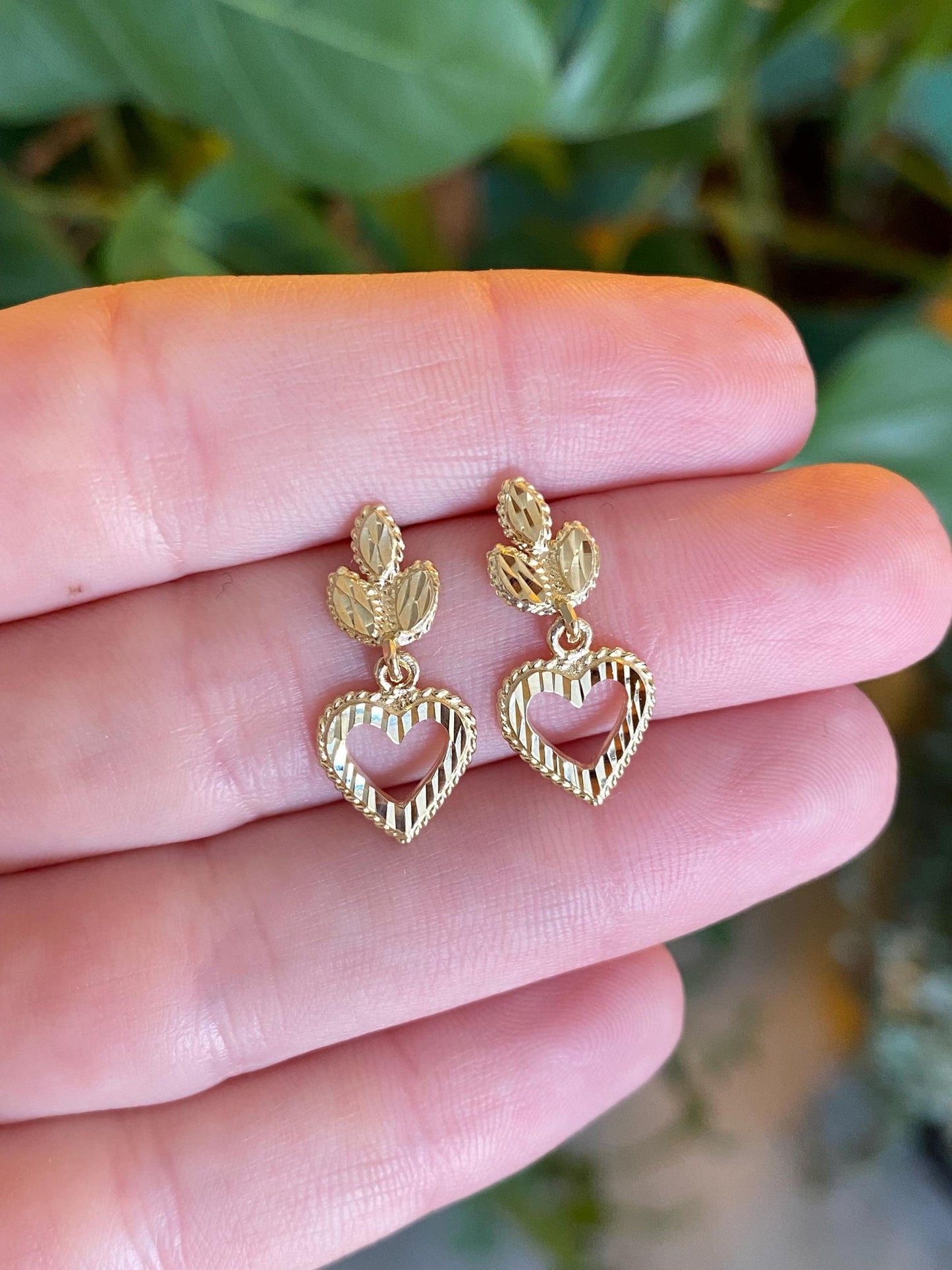 Vintage Solid 14k Yellow Gold Diamond Cut Heart Dangle Stud Earrings