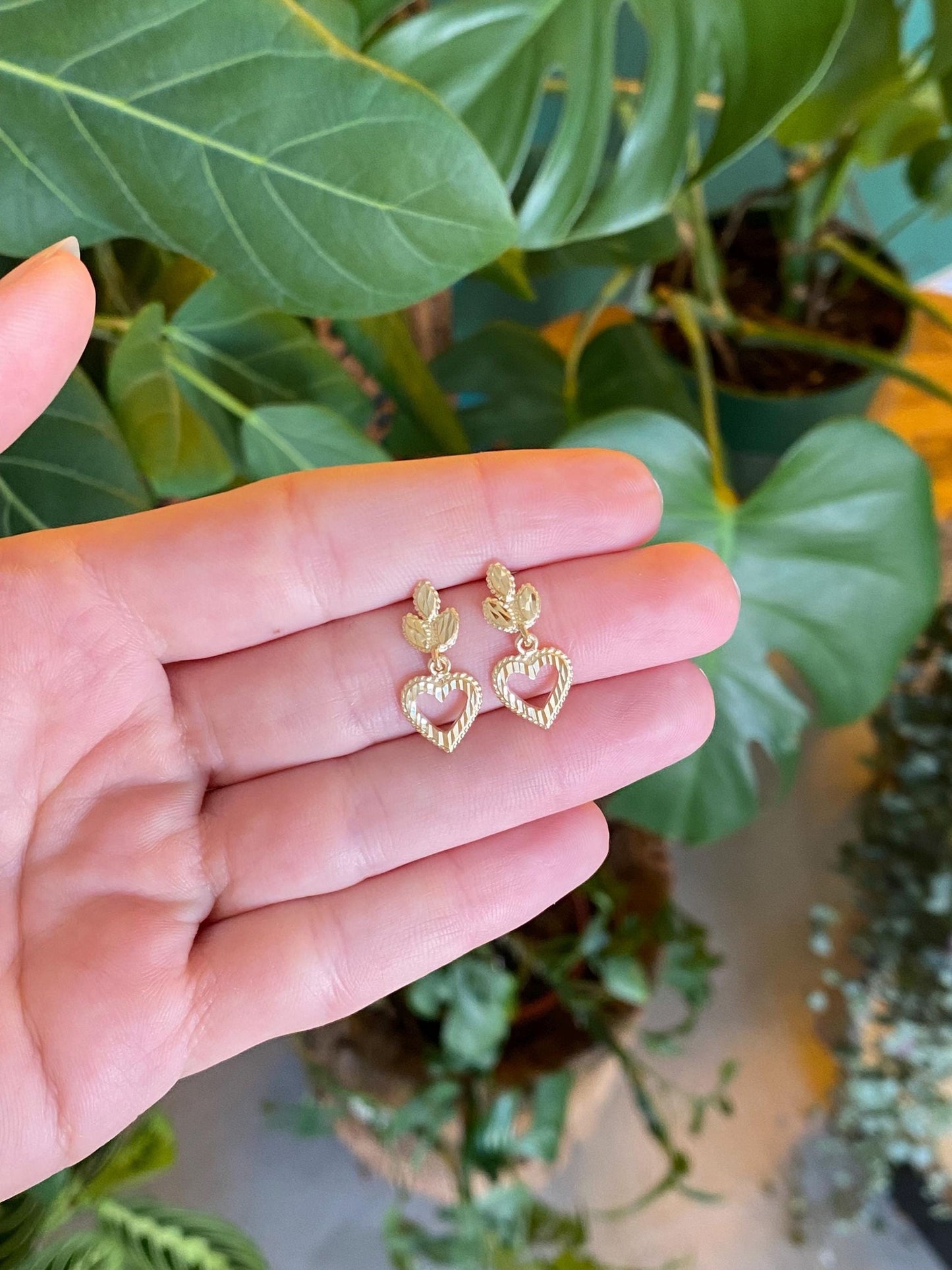 Vintage Solid 14k Yellow Gold Diamond Cut Heart Dangle Stud Earrings