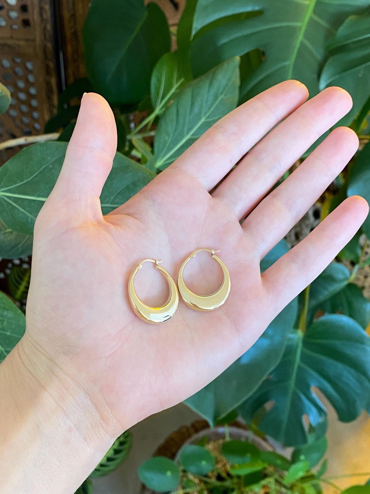 Vintage 14k Yellow Gold Tapered Hoop Earrings