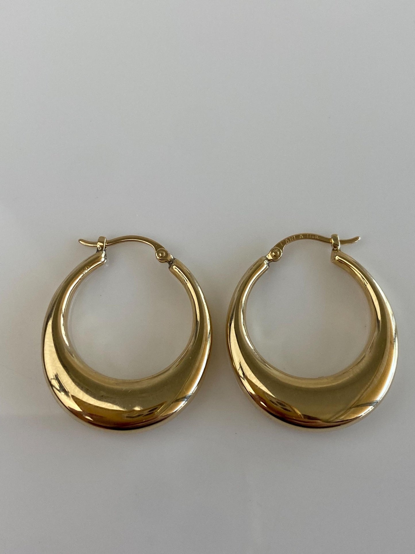 Vintage 14k Yellow Gold Tapered Hoop Earrings