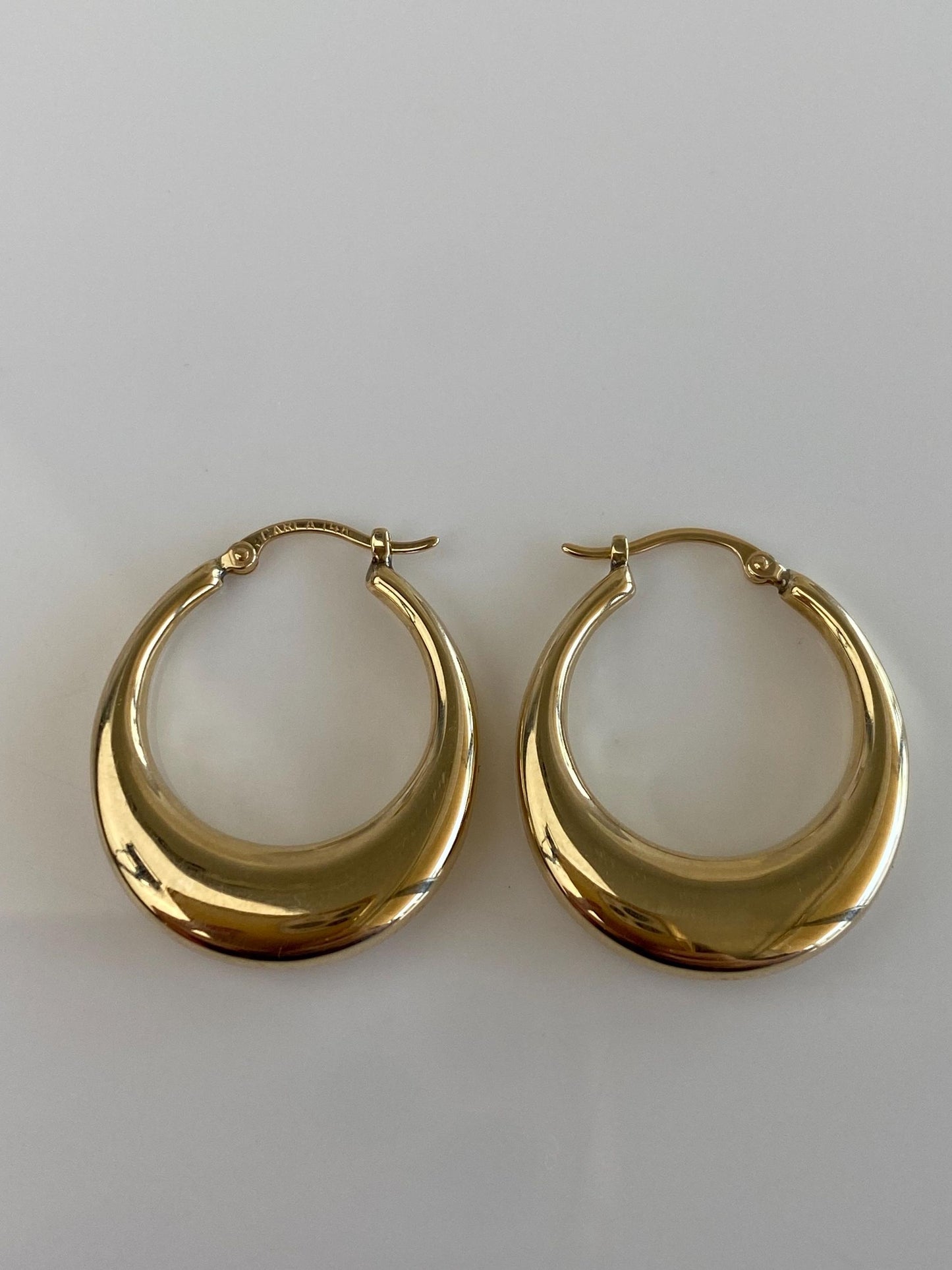 Vintage 14k Yellow Gold Tapered Hoop Earrings