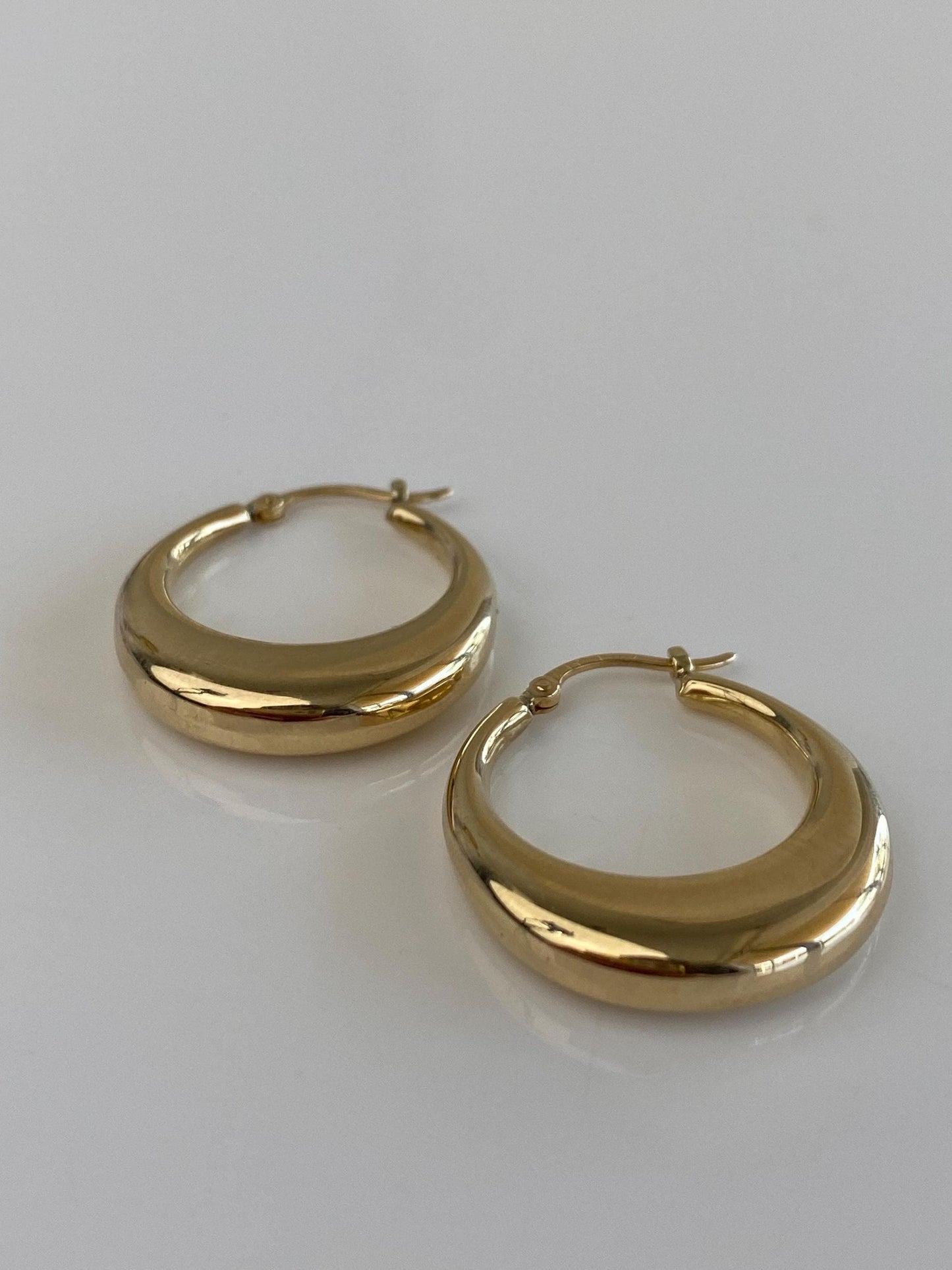 Vintage 14k Yellow Gold Tapered Hoop Earrings