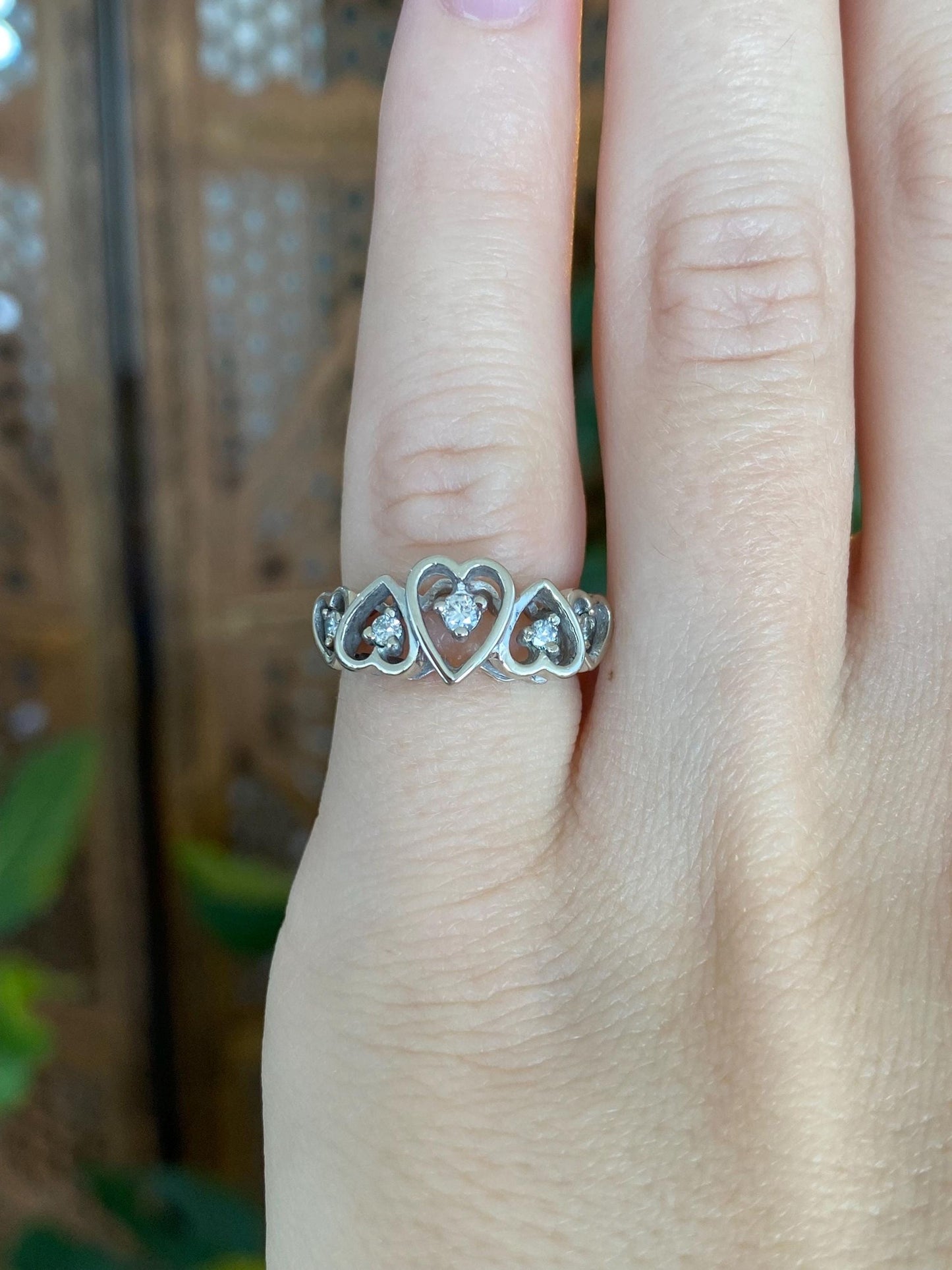 Vintage Solid 14k White Gold Diamond Hearts Ring - Size 3
