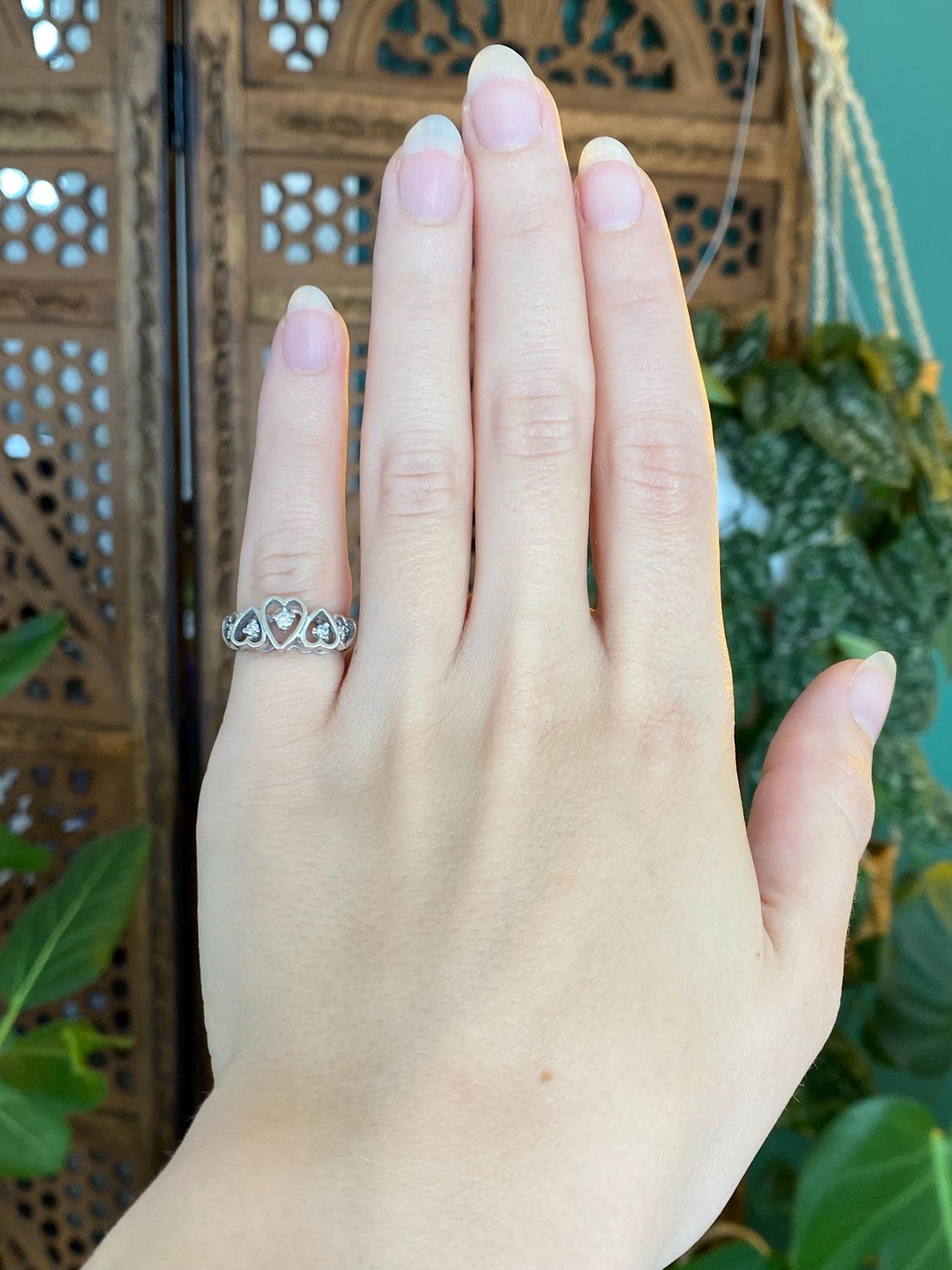 Vintage Solid 14k White Gold Diamond Hearts Ring - Size 3
