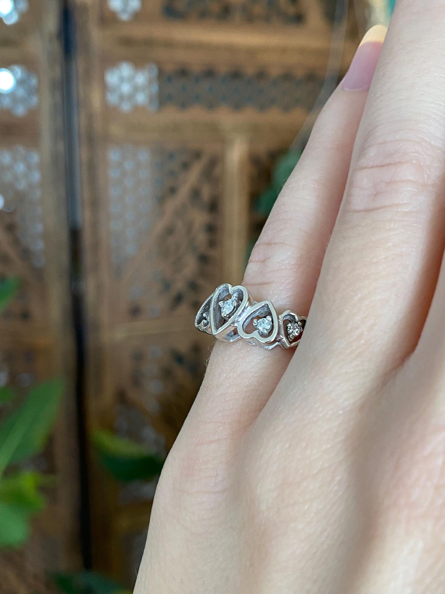 Vintage Solid 14k White Gold Diamond Hearts Ring - Size 3