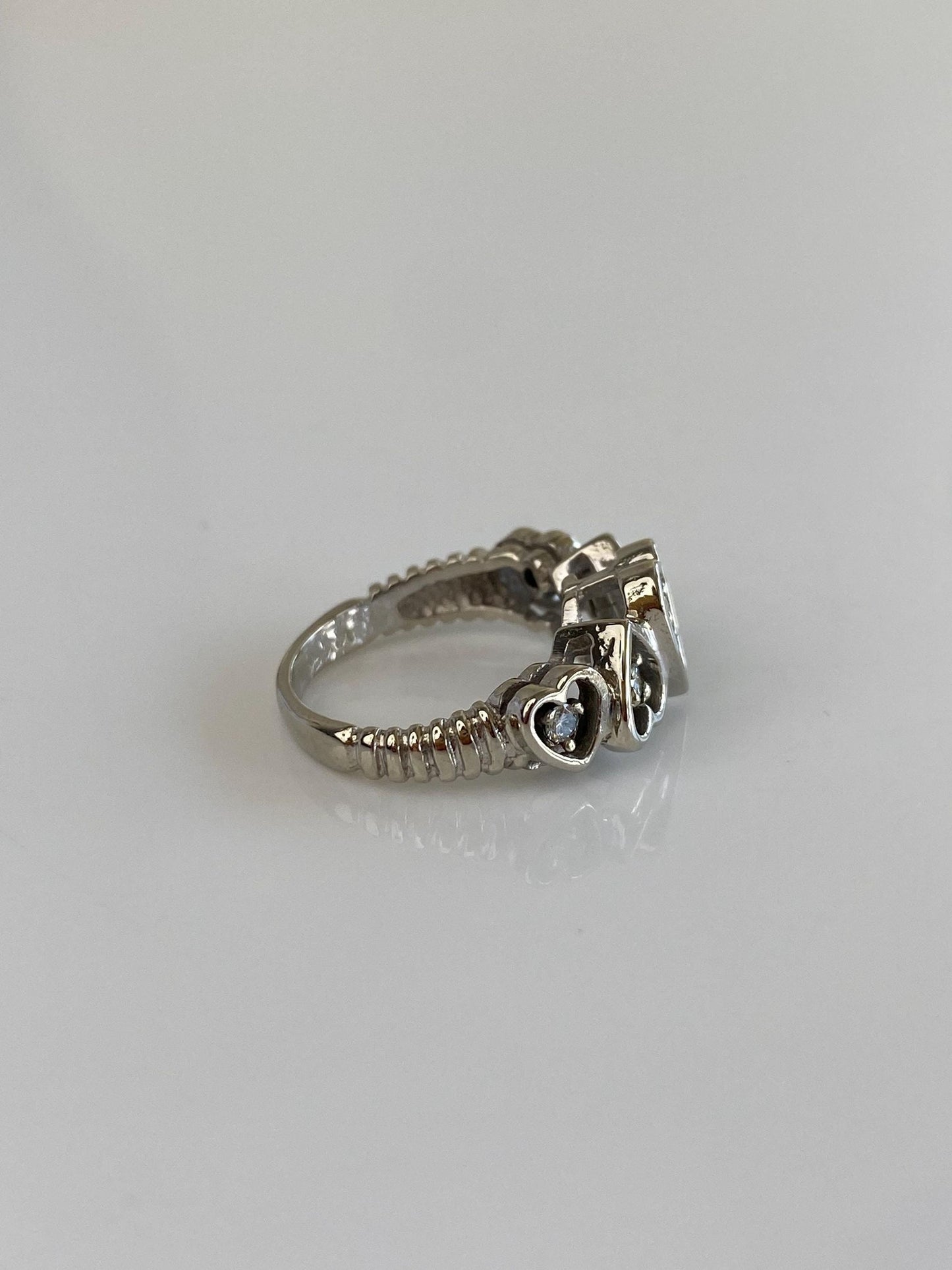 Vintage Solid 14k White Gold Diamond Hearts Ring - Size 3