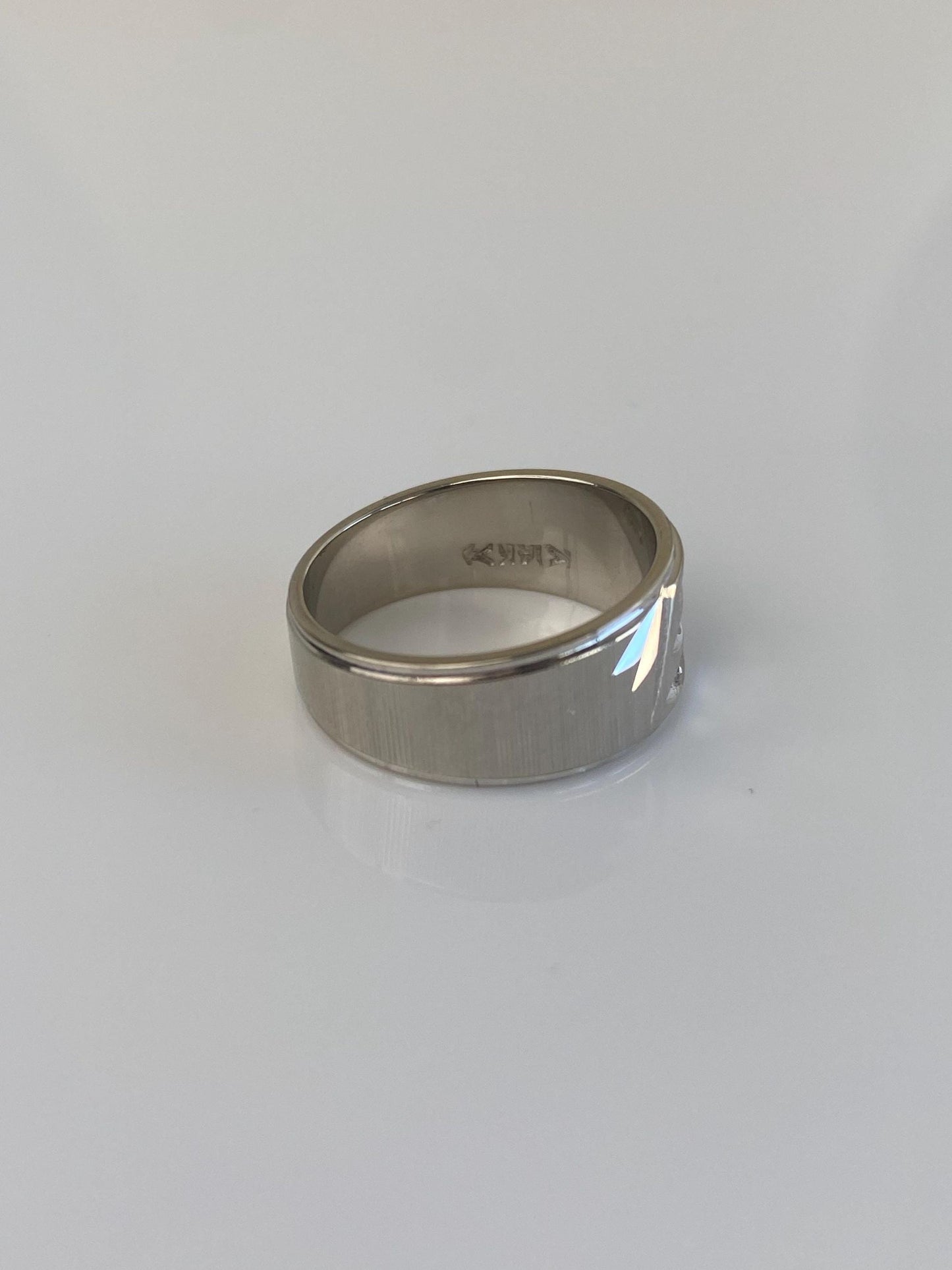 Vintage Solid 14k White Gold Diamond Diamond Cut Ring Band - Size 5.75