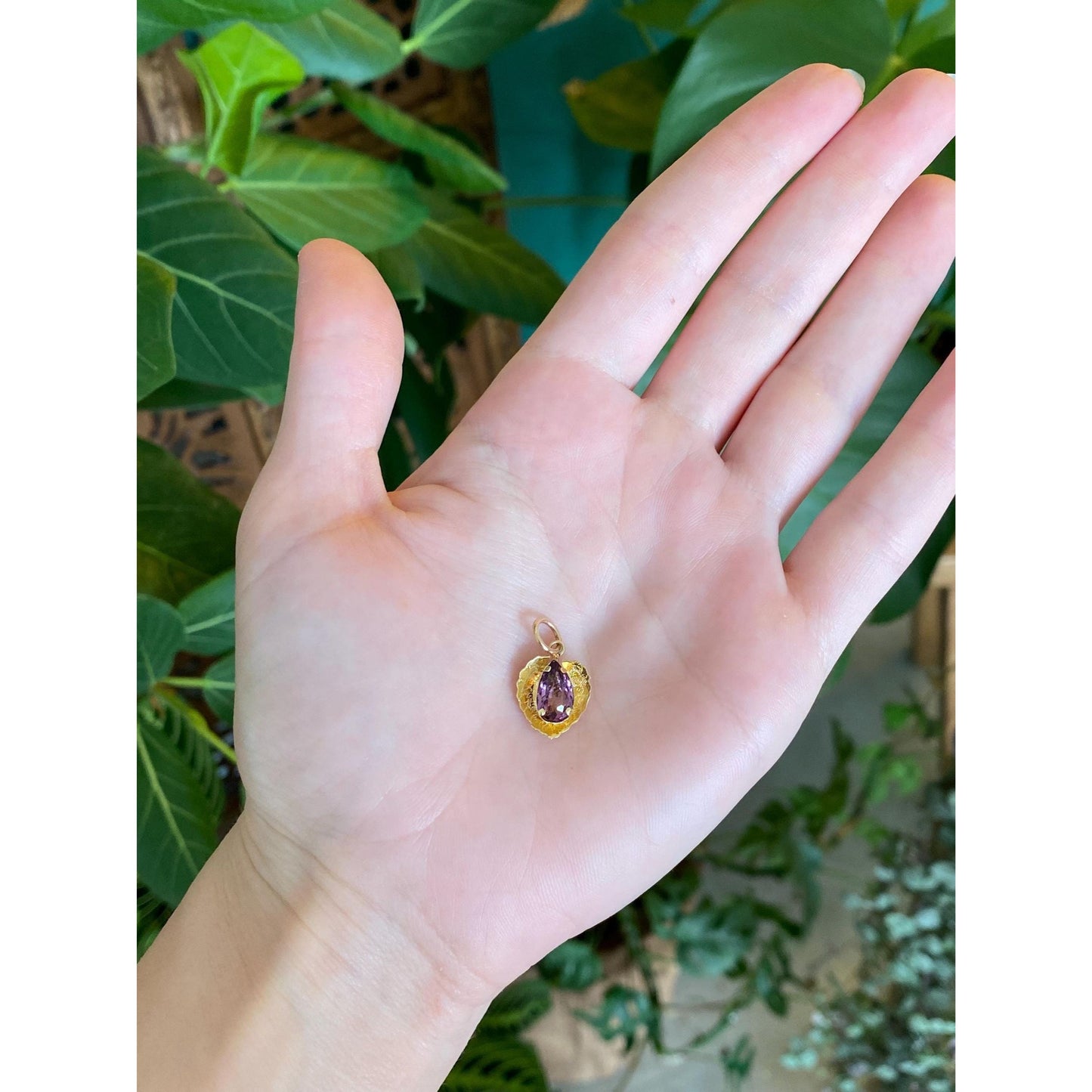 Vintage Solid 18k Yellow Gold Purple Cubic Zirconia Leaf Charm