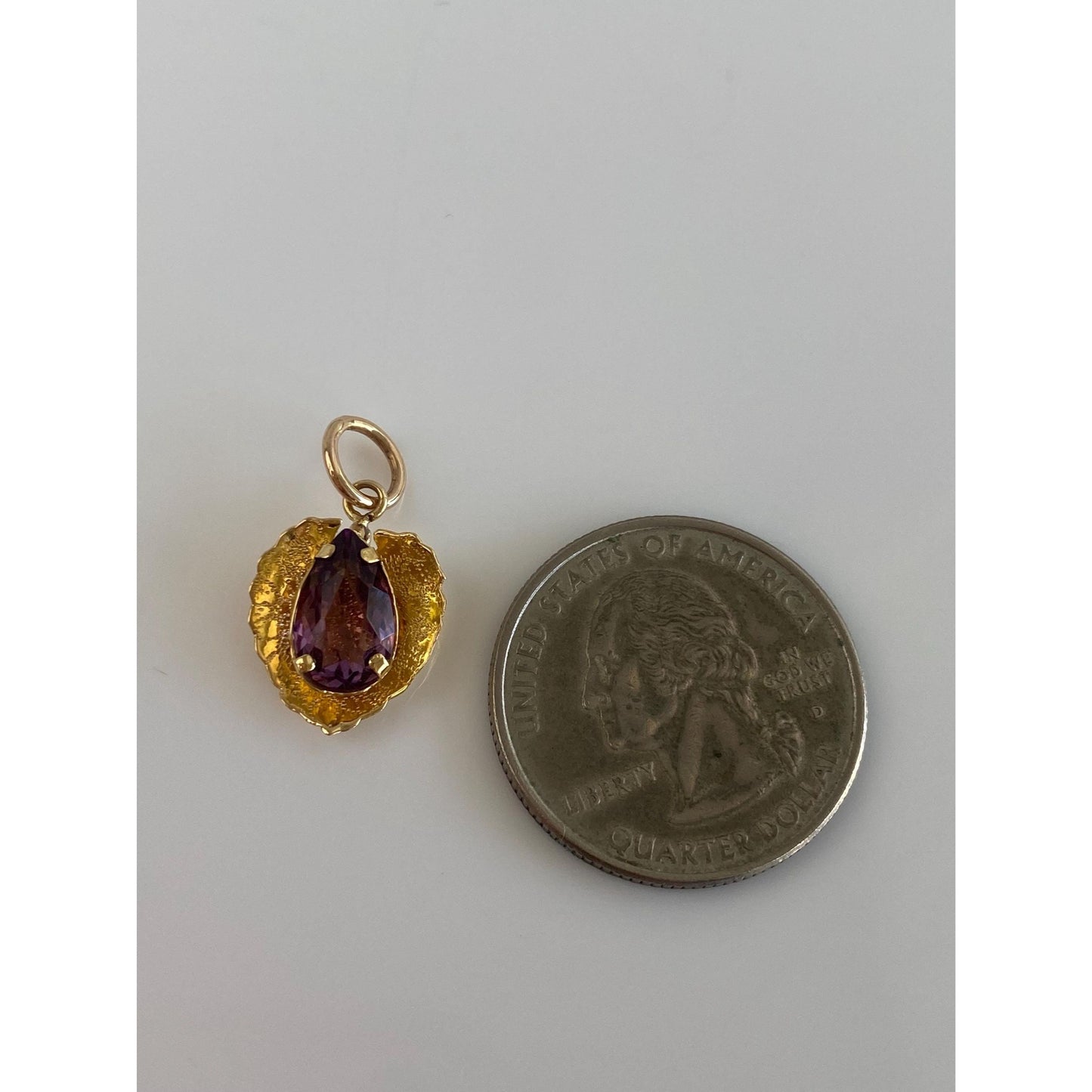 Vintage Solid 18k Yellow Gold Purple Cubic Zirconia Leaf Charm